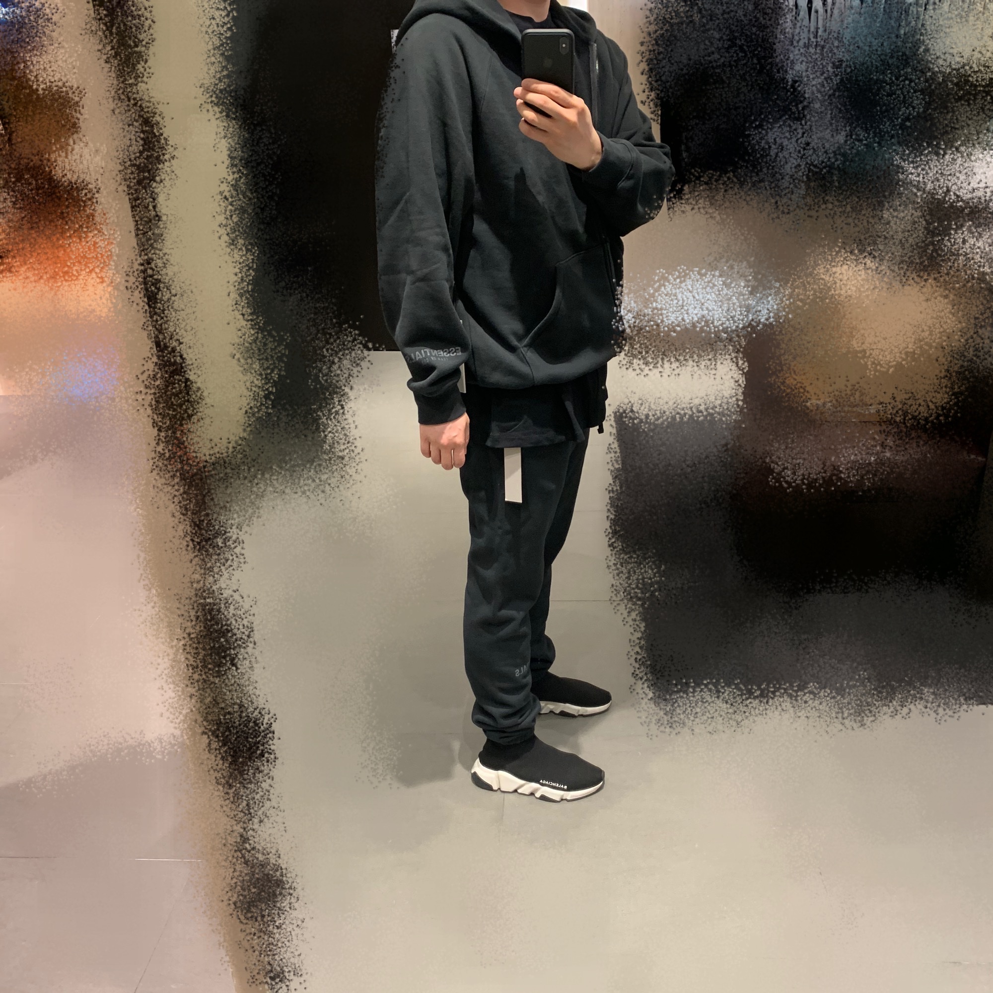 Essentials Sweatpants Black - 21SS, Essentials T-Shirt Black - 21SS 착용 스타일 - 2