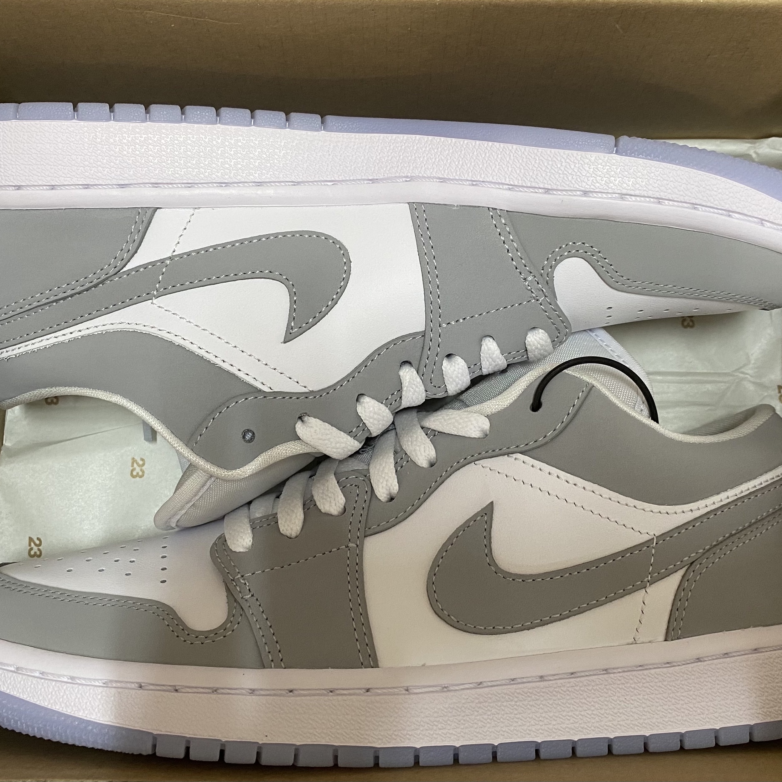 (W) Jordan 1 Low White Wolf Grey 착용 스타일