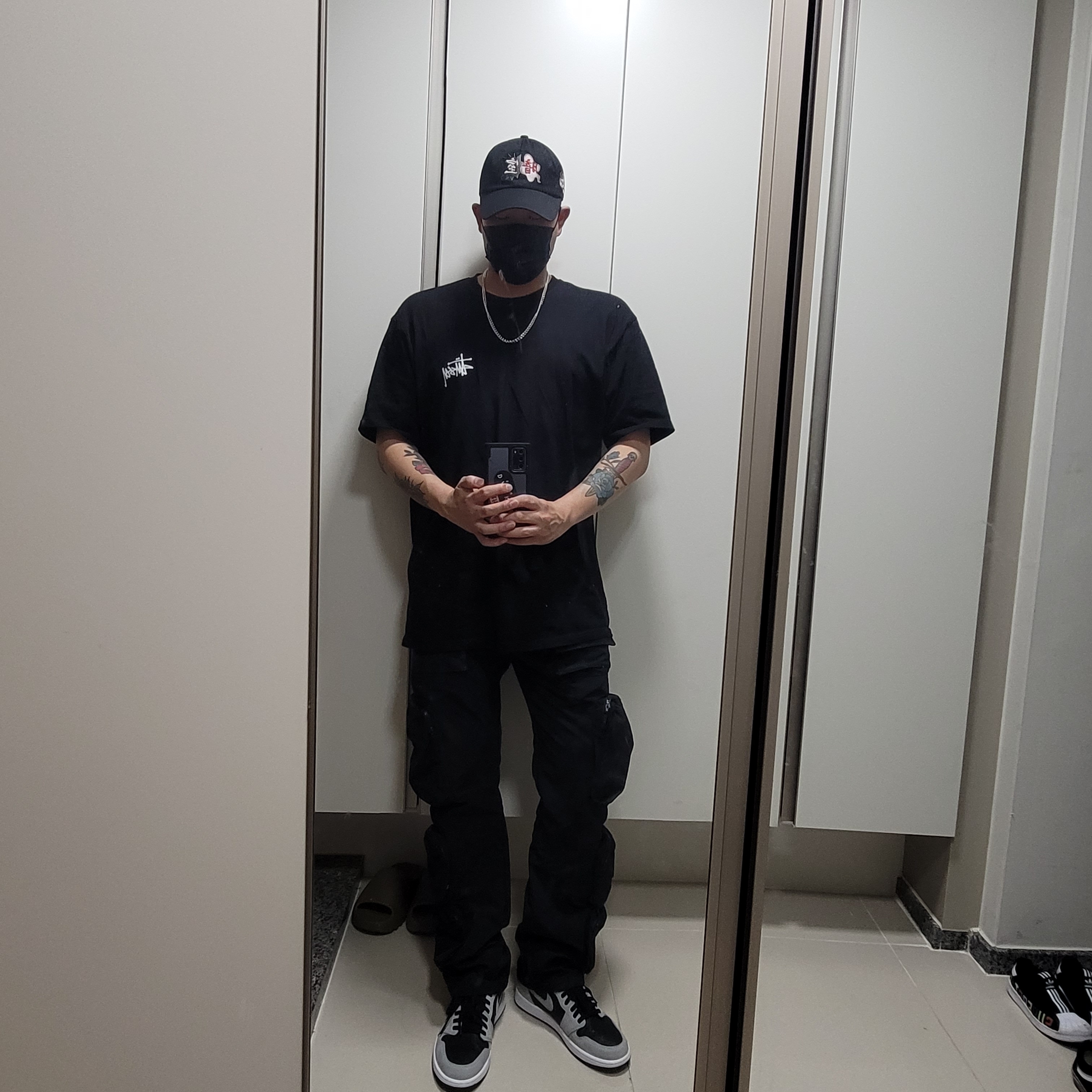 Stussy Ocean Dream T-Shirt Black, Jordan 1 Retro High OG Shadow 2.0 착용 스타일