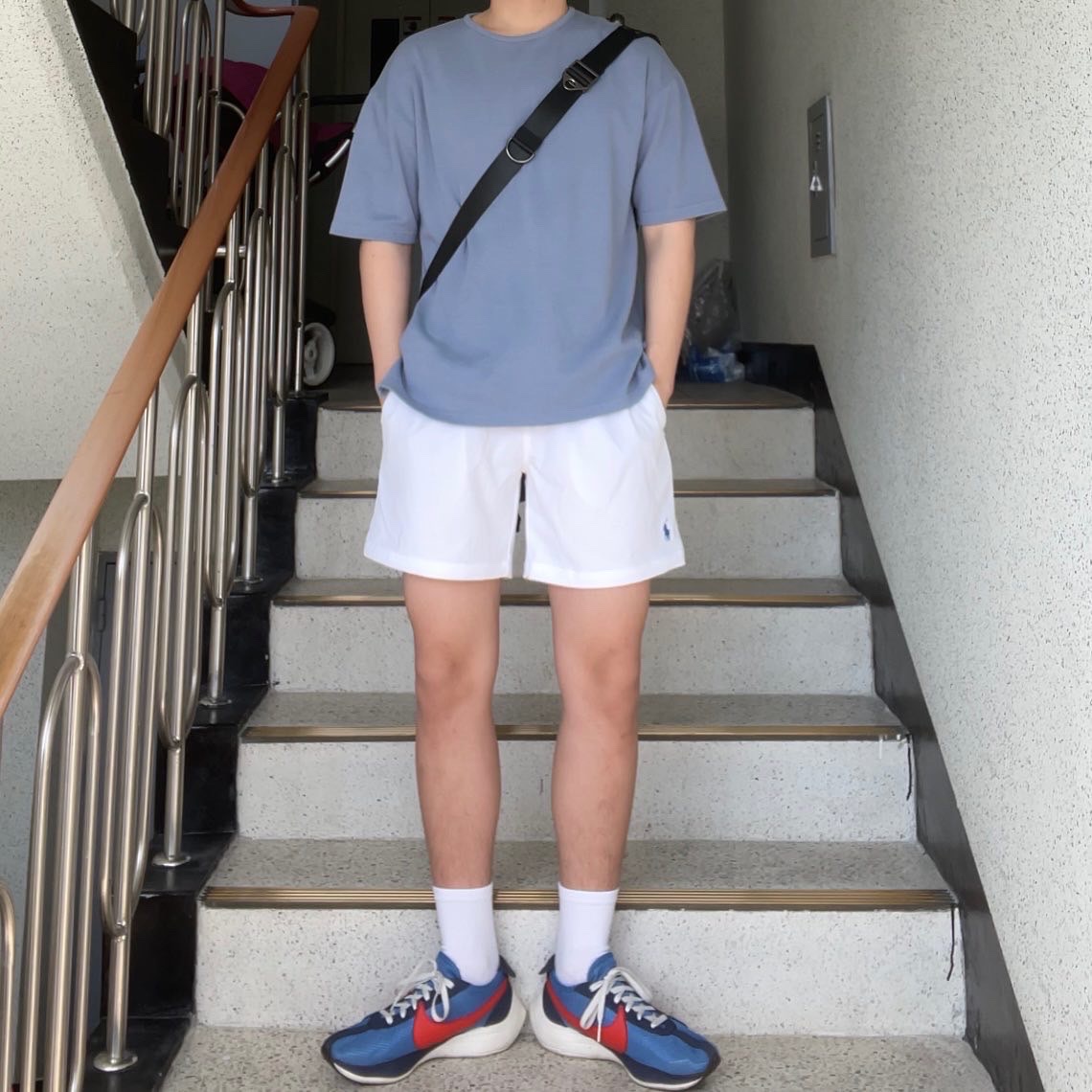 Nike Moon Racer Mountain Blue Team Orange 착용 스타일