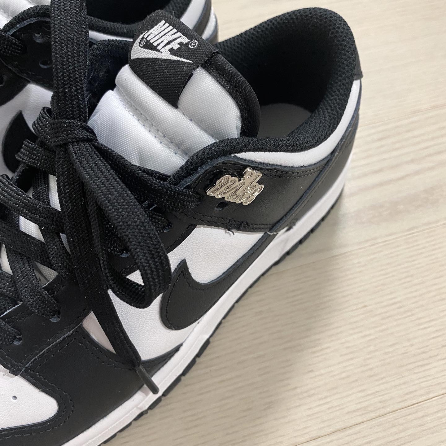 (W) Nike Dunk Low Black 착용 스타일 - 2