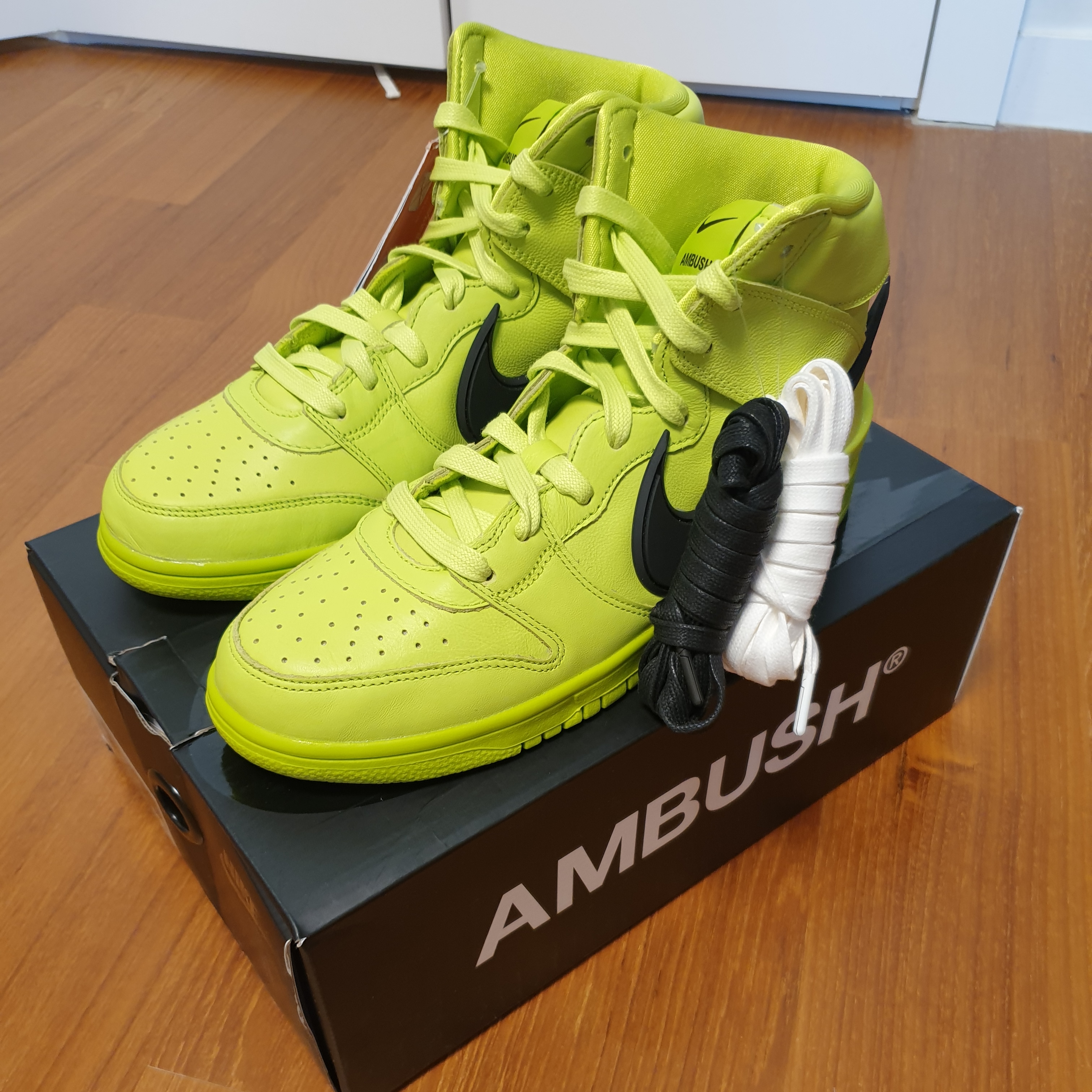 Nike x Ambush Dunk High Flash Lime 착용 스타일 - 3
