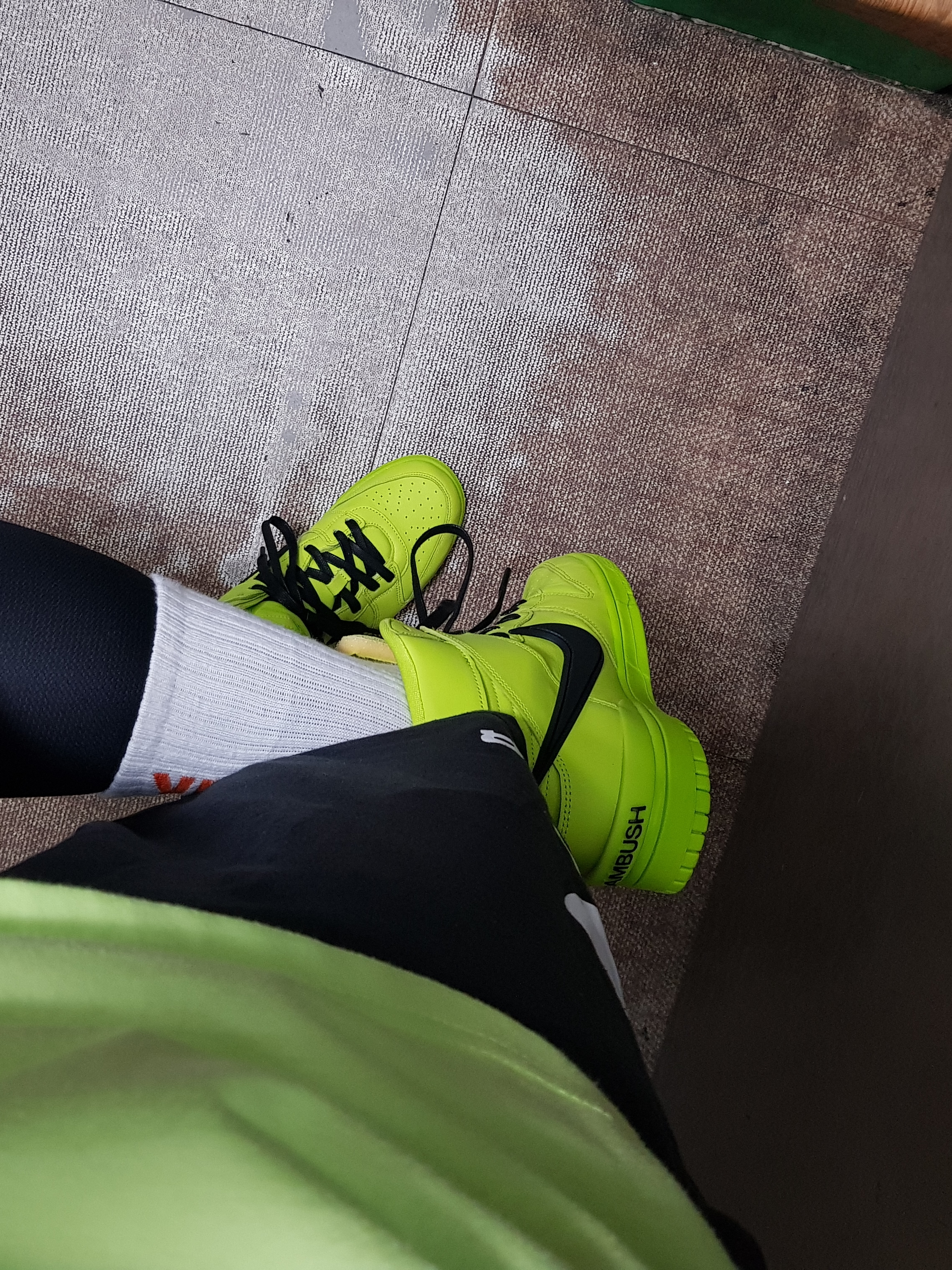 Nike x Ambush Dunk High Flash Lime 착용 스타일