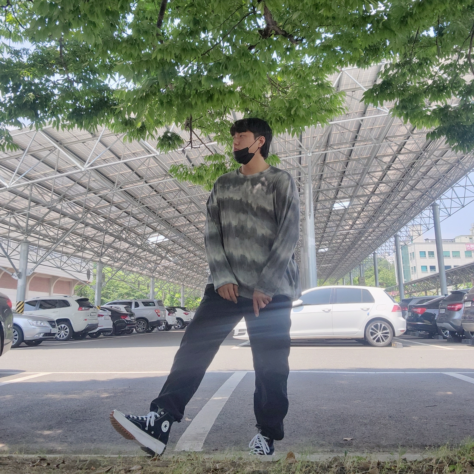 Converse Run Star Hike Hi Black White Gum 착용 스타일 - 3