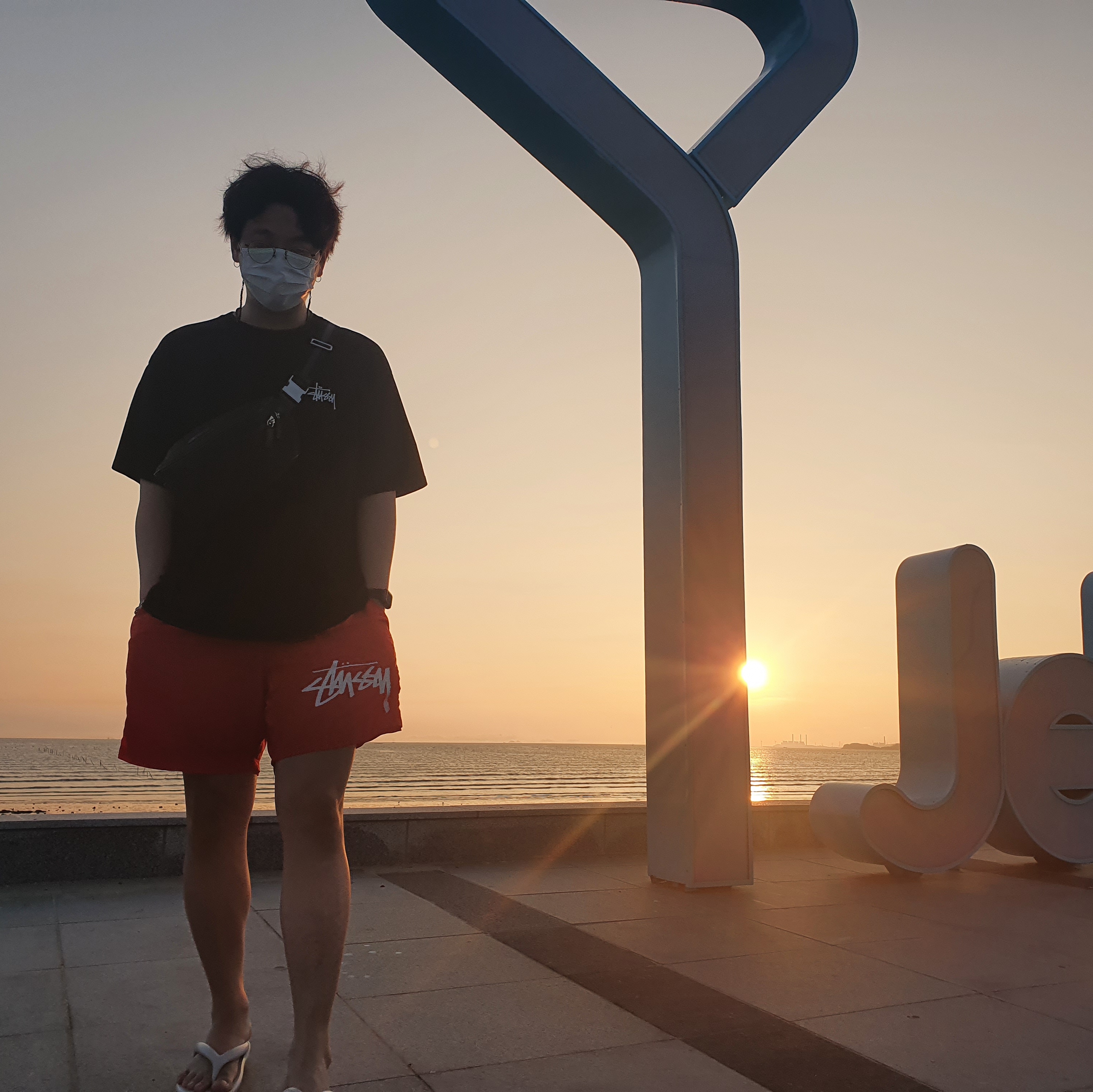 Nike x Stussy Water Shorts Habanero Red, Stussy Basic Stussy T-Shirt Black 2021 착용 스타일
