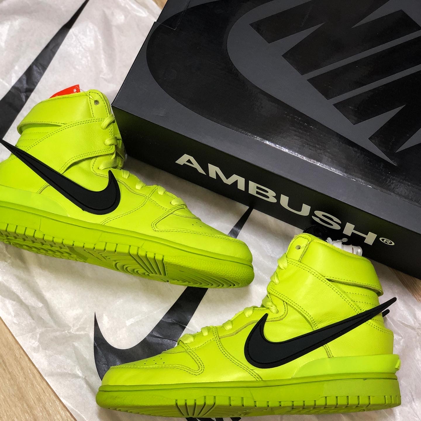 Nike x Ambush Dunk High Flash Lime 착용 스타일 - 2