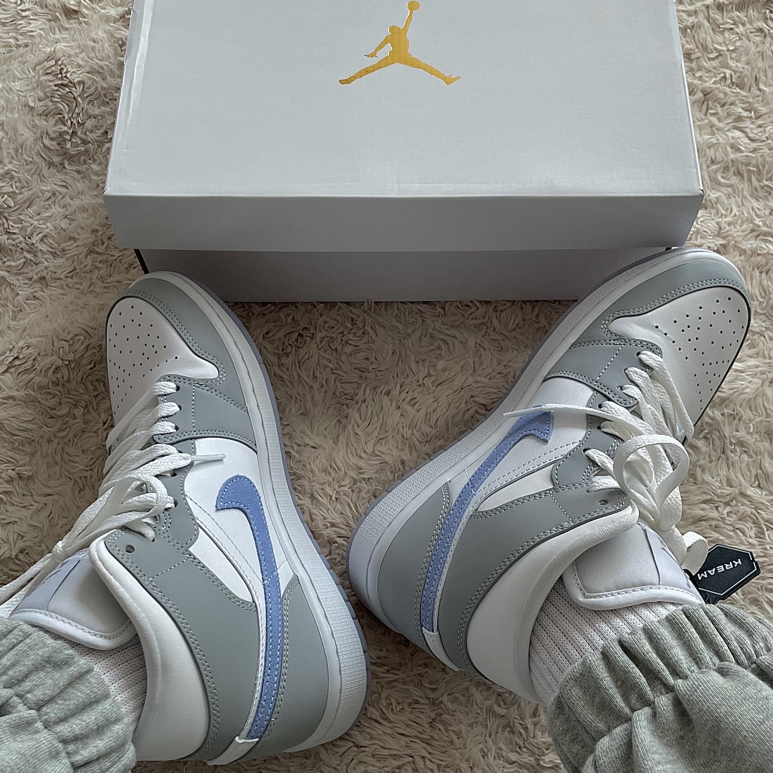 (W) Jordan 1 Mid Wolf Grey 착용 스타일