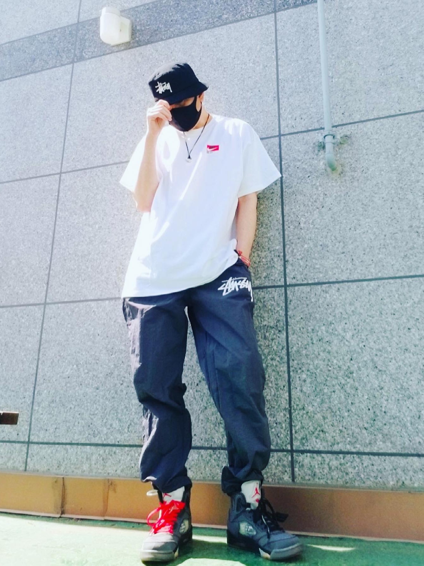 Jordan 5 x Off-White Retro SP Black Muslin, Nike x Stussy Beach Pants Off Noir 착용 스타일
