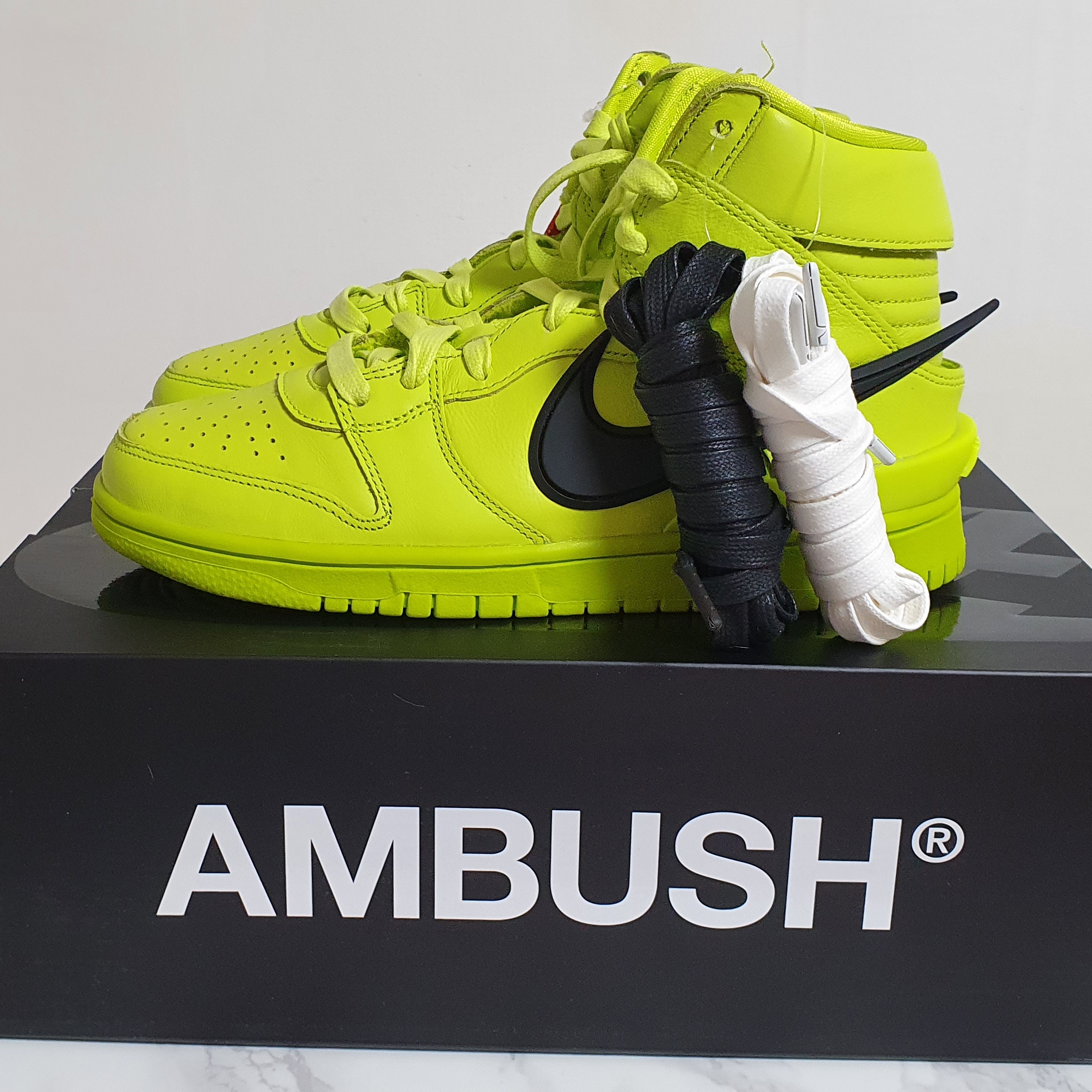 Nike x Ambush Dunk High Flash Lime 착용 스타일 - 4