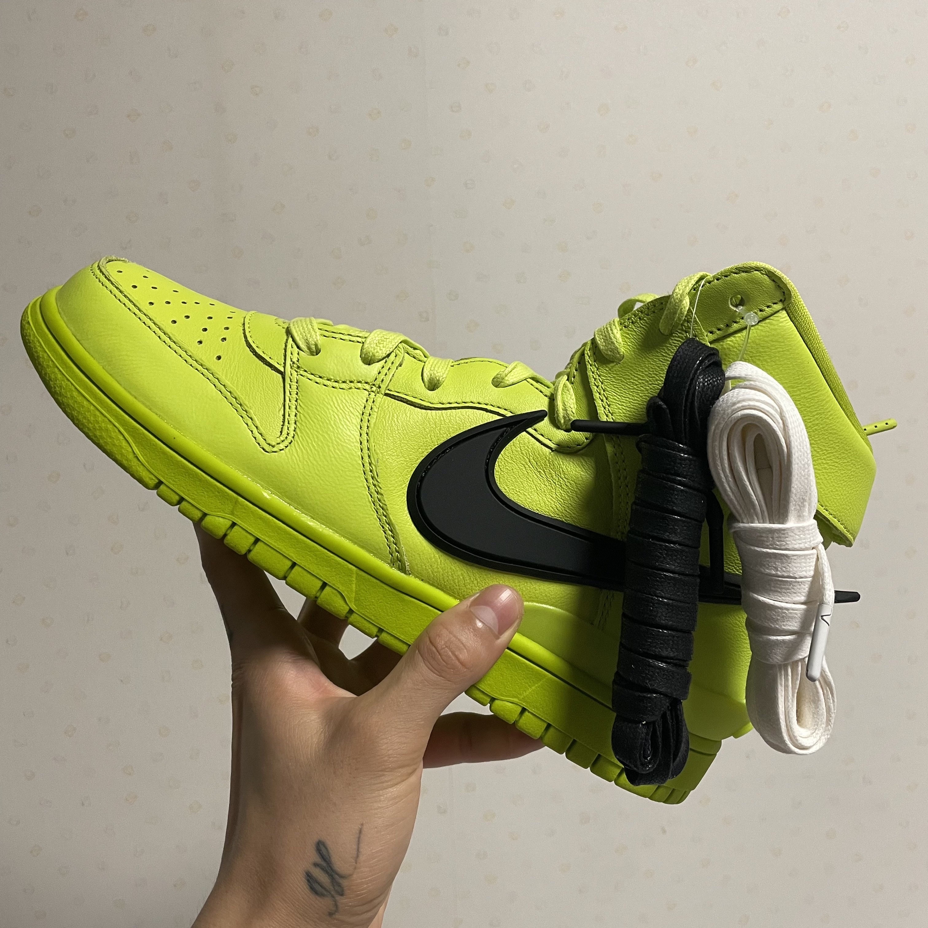 Nike x Ambush Dunk High Flash Lime 착용 스타일 - 1