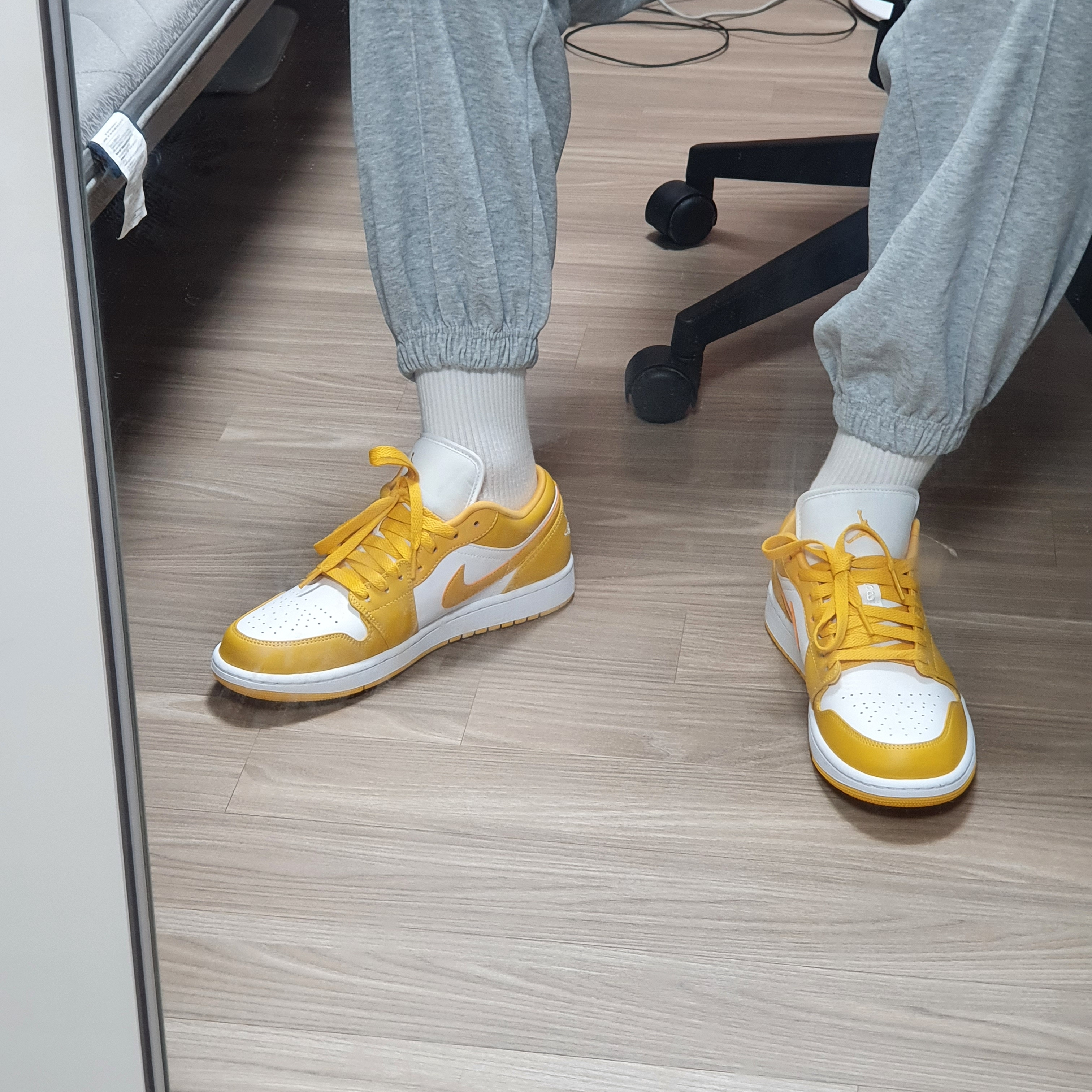 Jordan 1 Low Pollen 착용 스타일