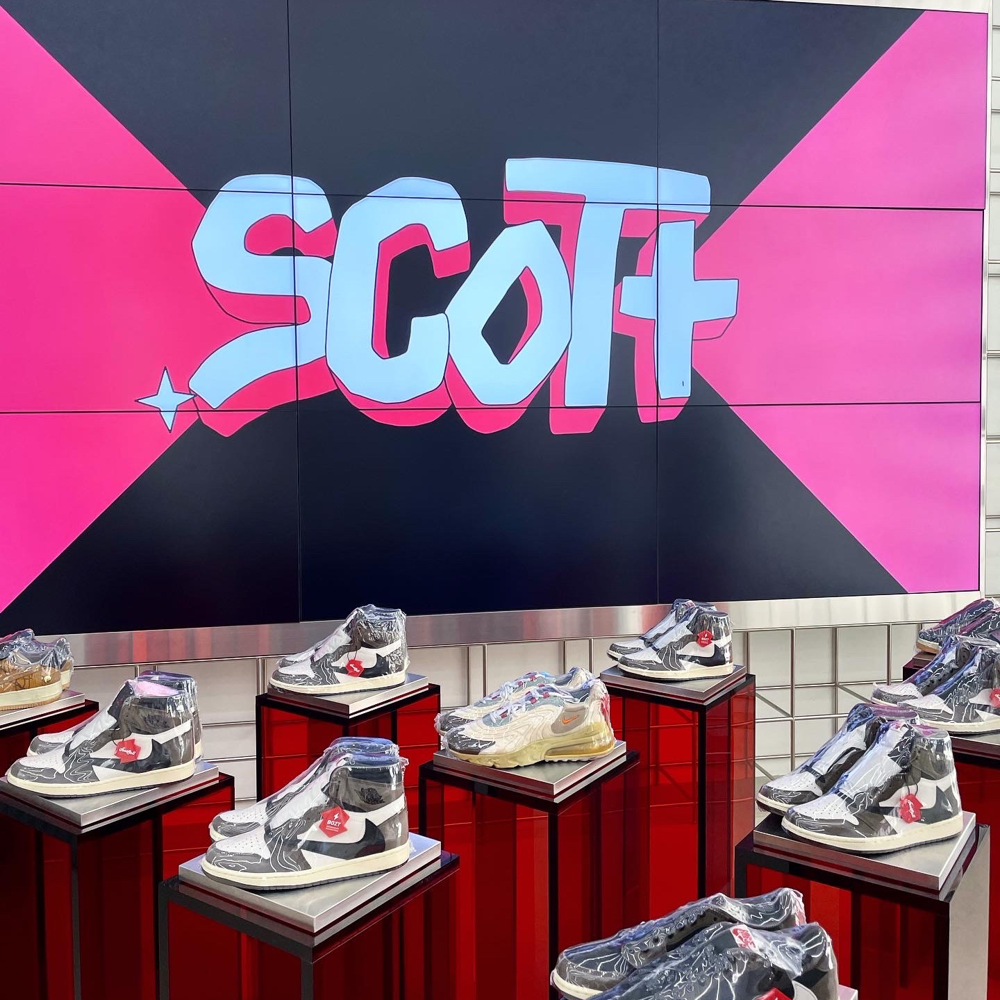 Jordan 1 x Travis Scott x Fragment Retro High OG SP Military Blue, (W) Jordan 1 Mid Wolf Grey 착용 스타일 - 4