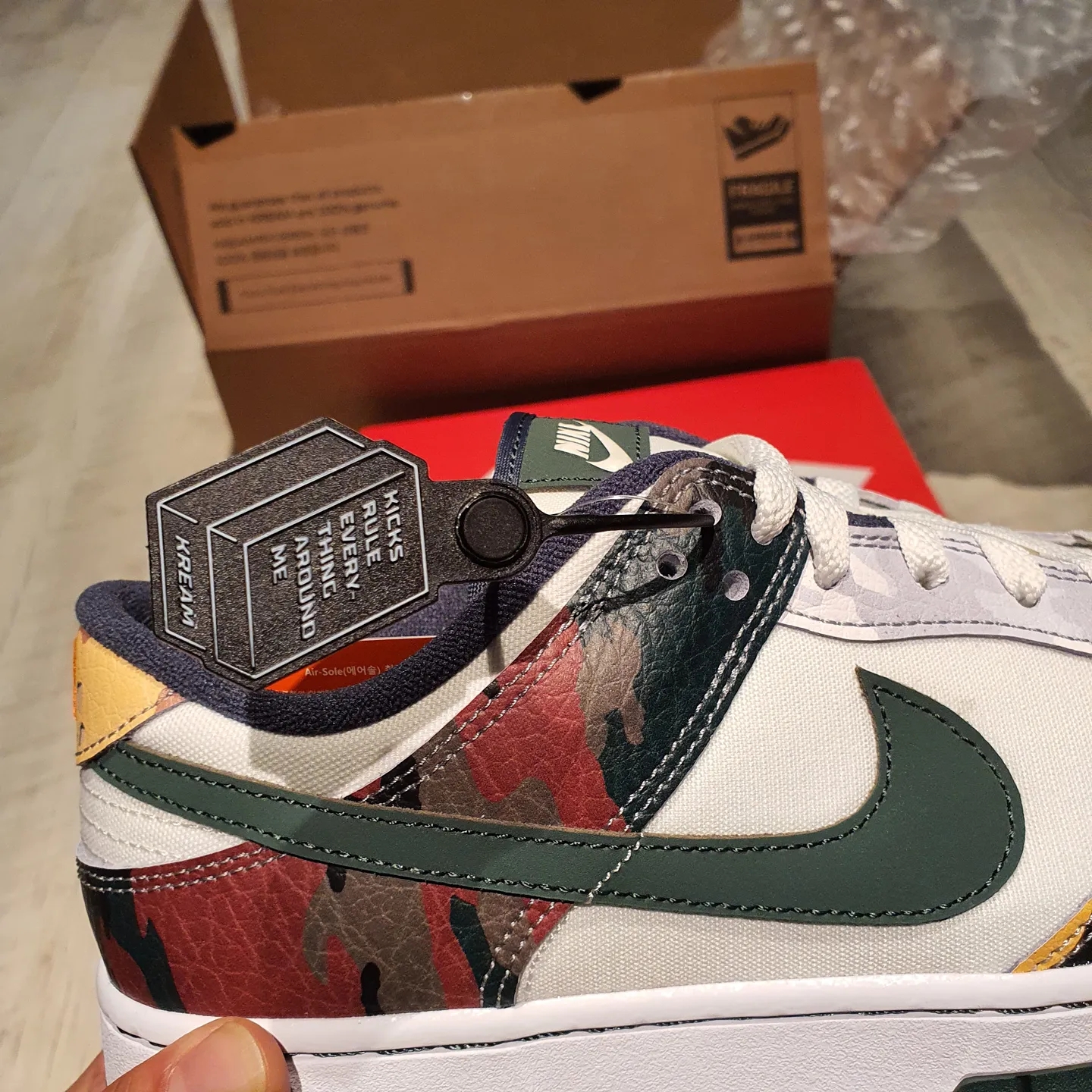 Nike Dunk Low SE Sail Multi Camo 착용 스타일 - 3