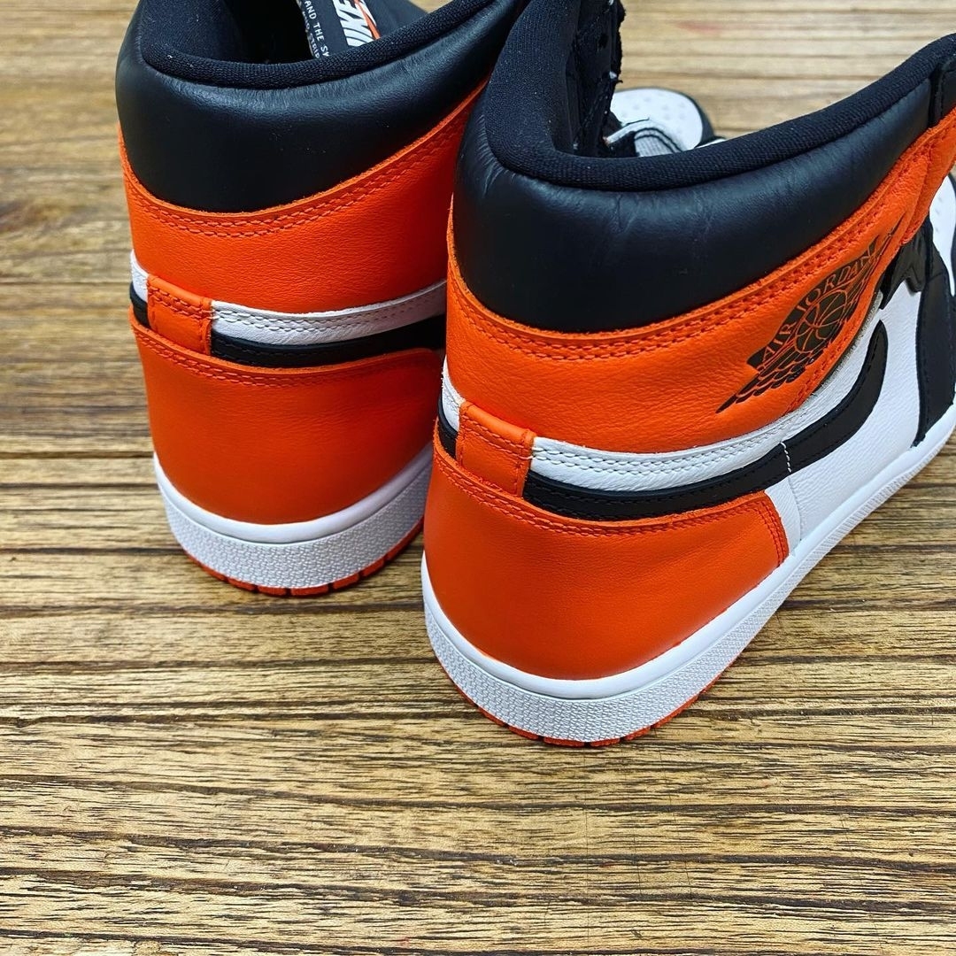 Jordan 1 Retro High OG Electro Orange 착용 스타일 - 2
