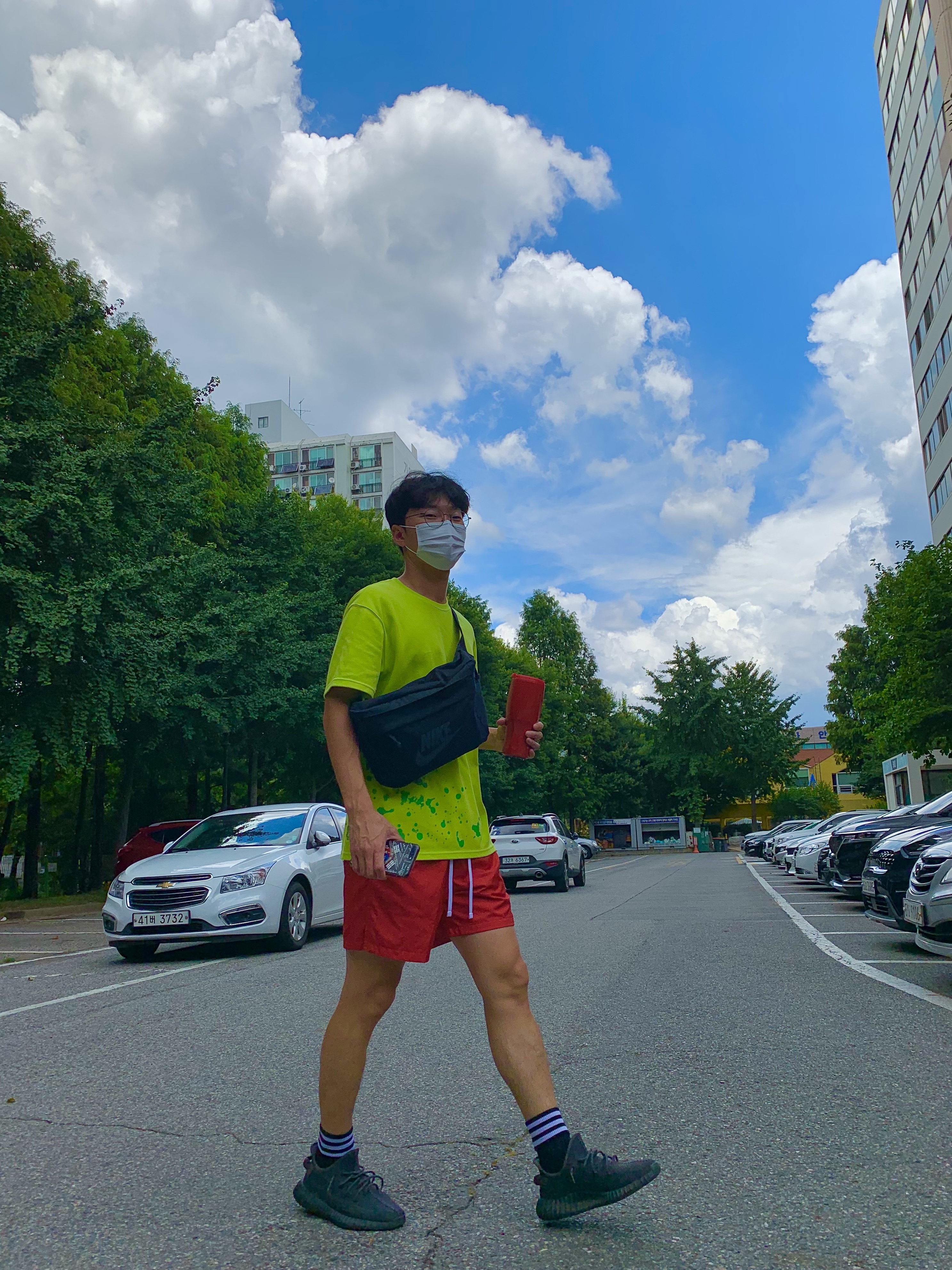 IAB Studio Splashed T-Shirt Lime, Adidas Yeezy Boost 350 V2 Black - Non-Reflective 착용 스타일