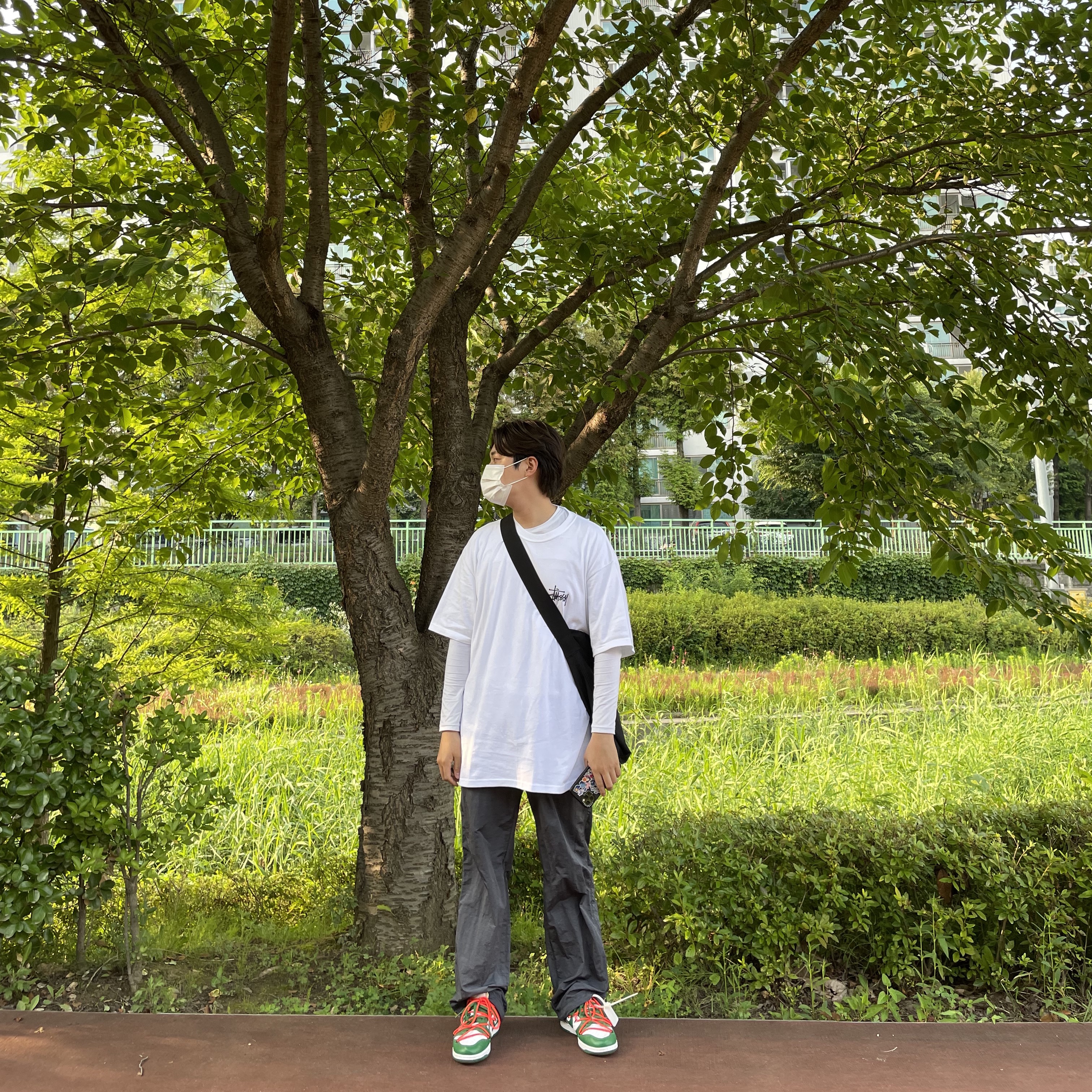 Nike x Stussy Beach Pants Off Noir, Stussy Ocean Dream T-Shirt White 착용 스타일