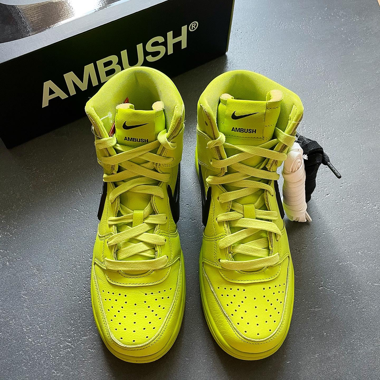 Nike x Ambush Dunk High Flash Lime 착용 스타일 - 2