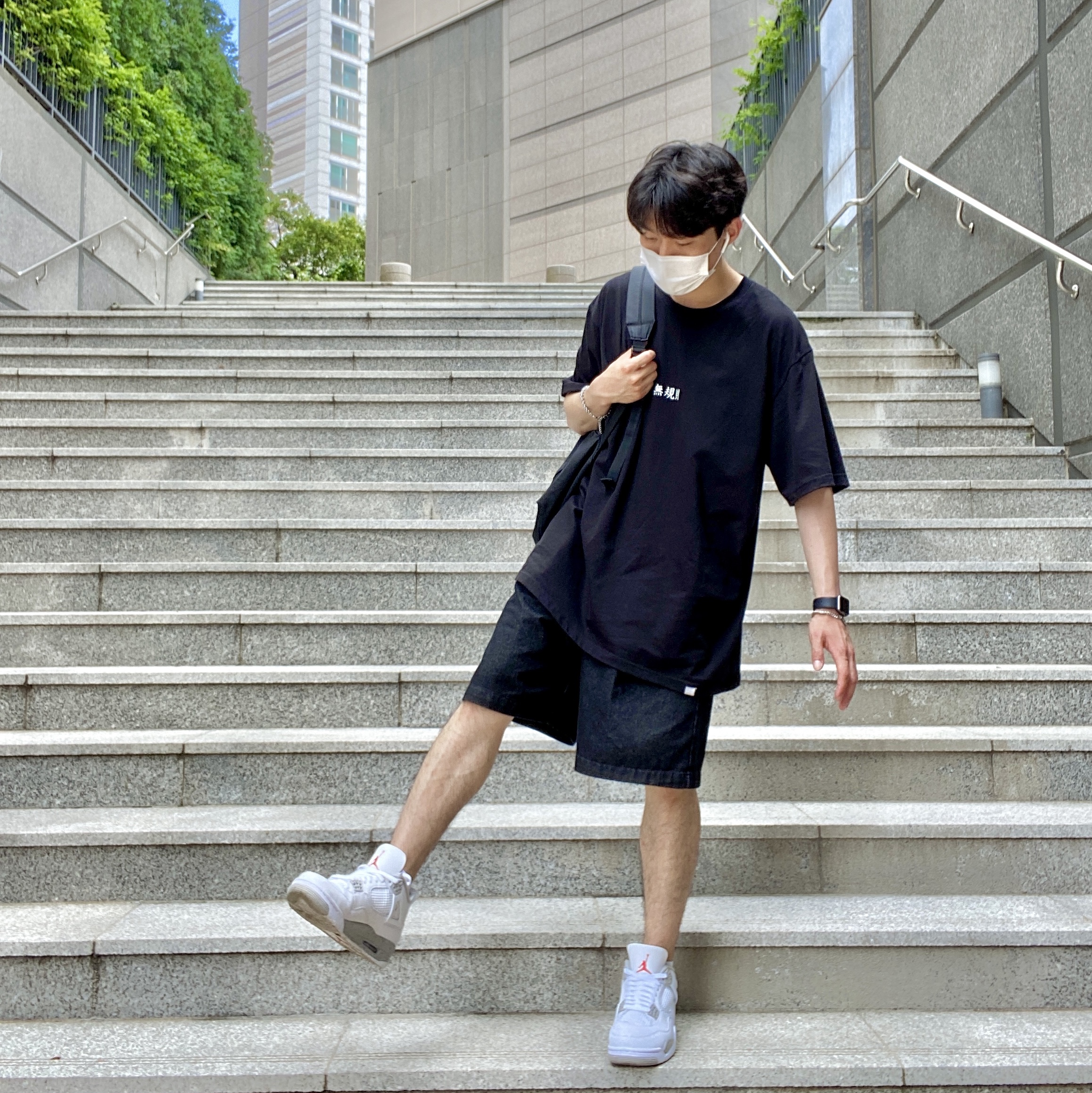 Jordan 4 Retro Tech White 착용 스타일