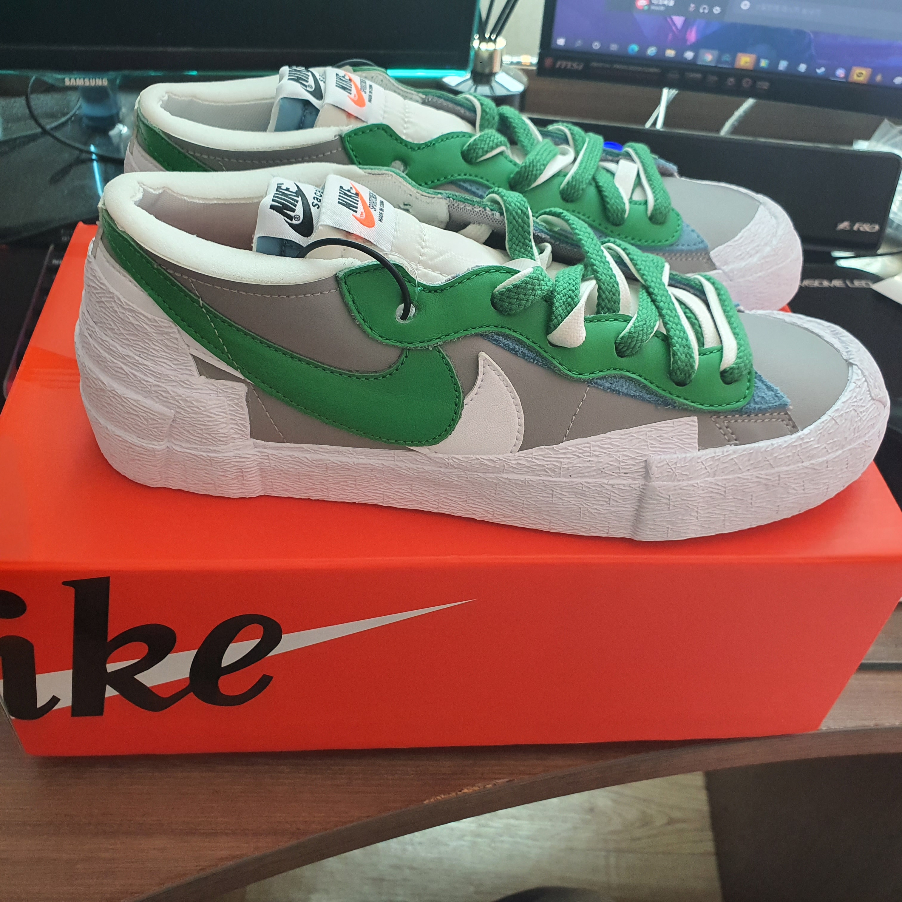Nike x Sacai Blazer Low Classic Green 착용 스타일 - 3