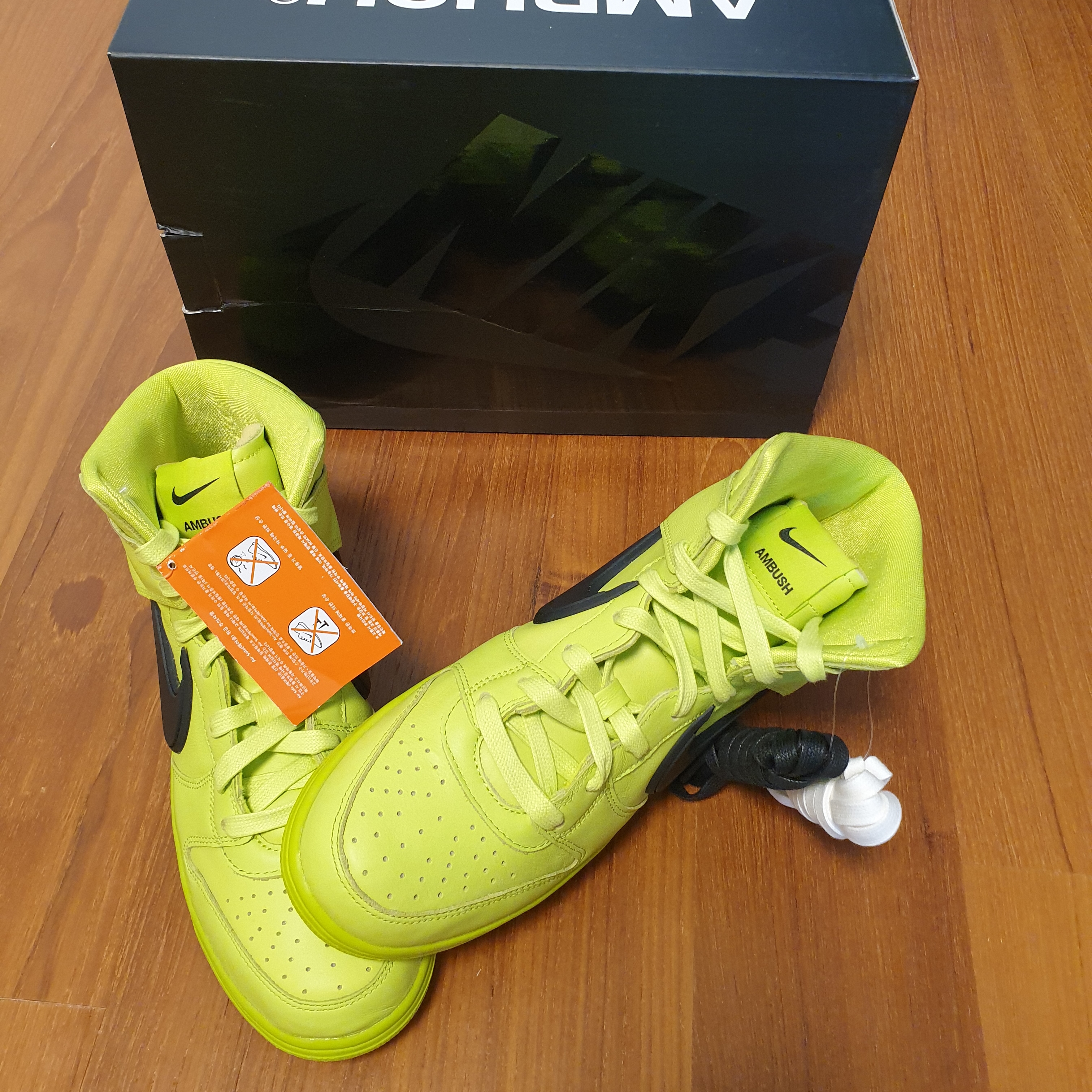 Nike x Ambush Dunk High Flash Lime 착용 스타일 - 2
