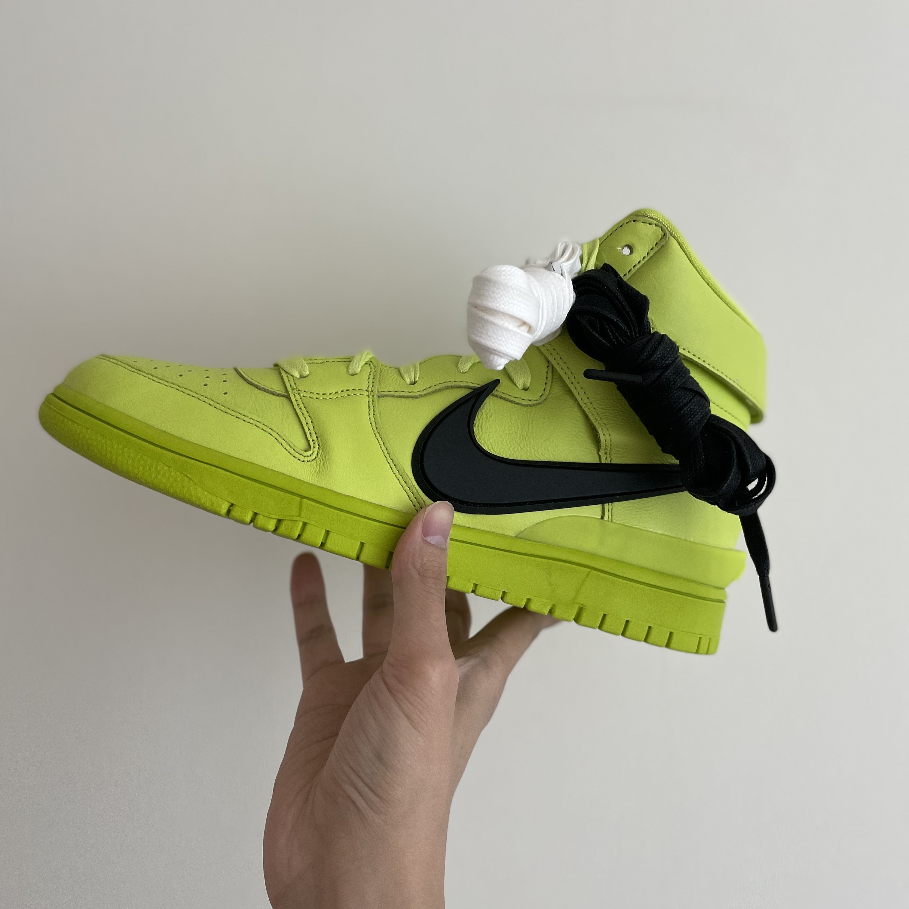 Nike x Ambush Dunk High Flash Lime 착용 스타일