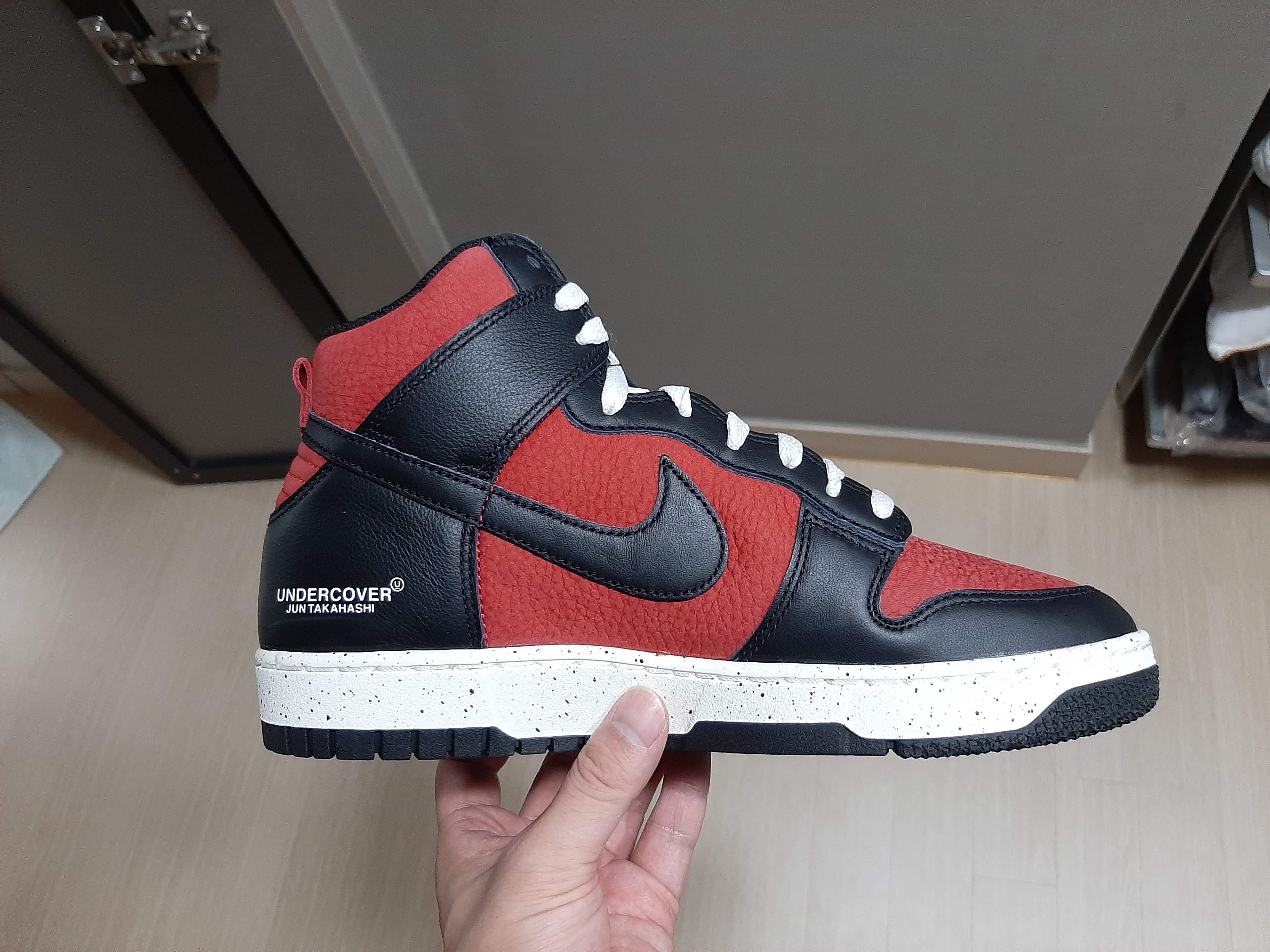 Nike x Undercover Dunk High 1985 Gym Red 착용 스타일 - 2