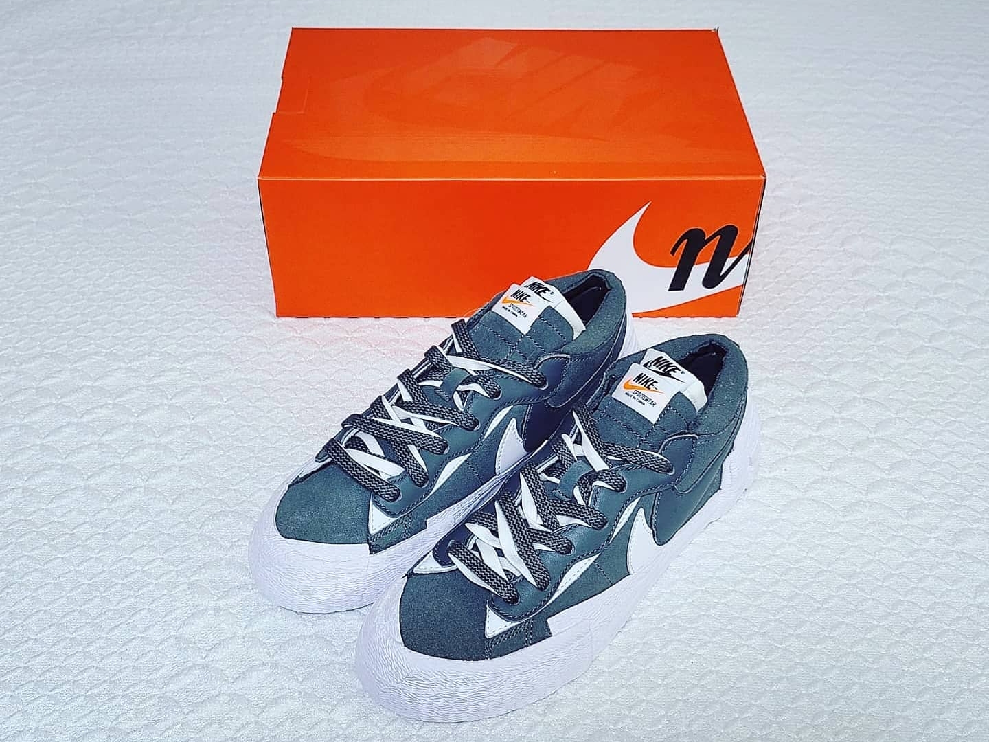 Nike x Sacai Blazer Low Iron Grey 착용 스타일 - 2