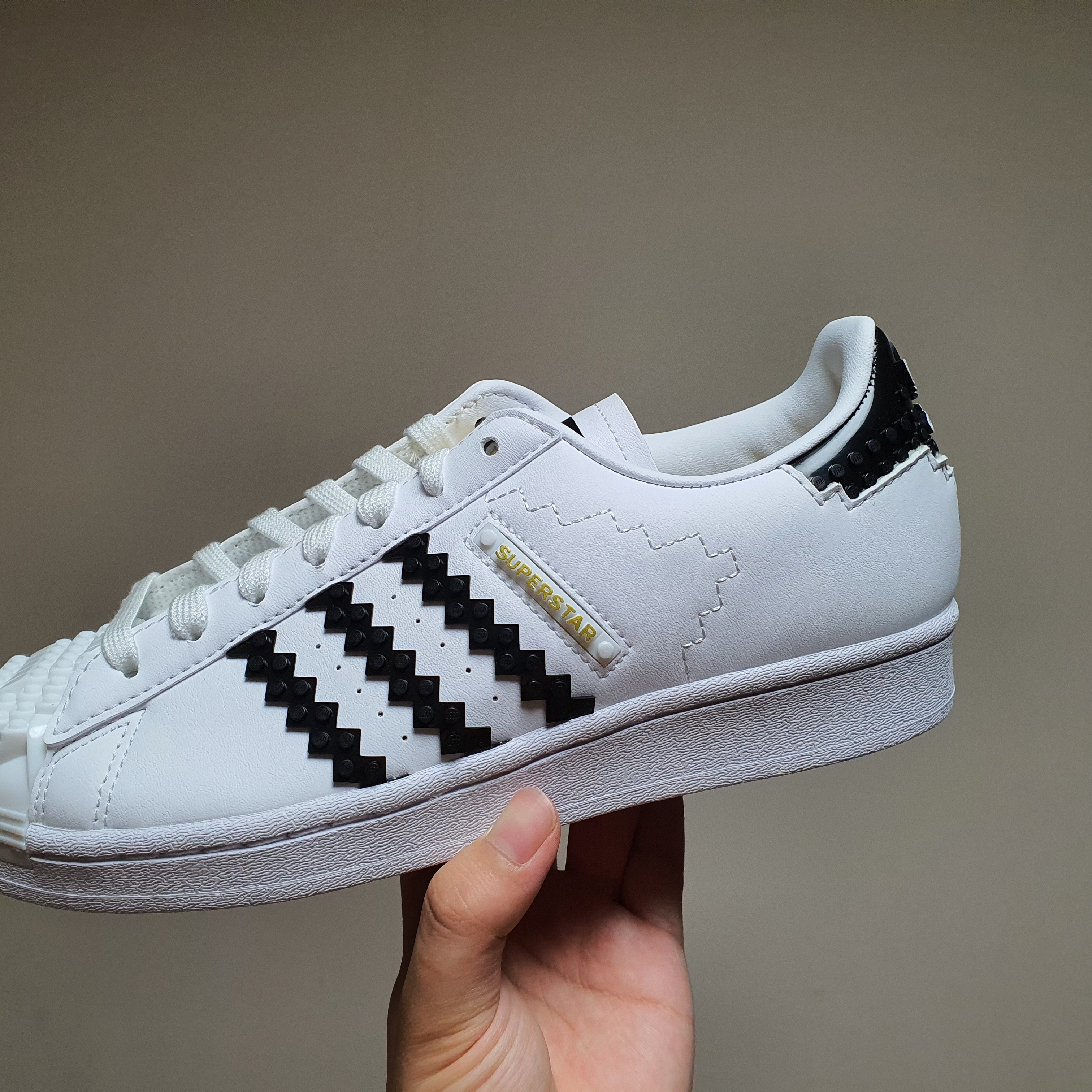 Adidas x Lego Superstar White Black 착용 스타일