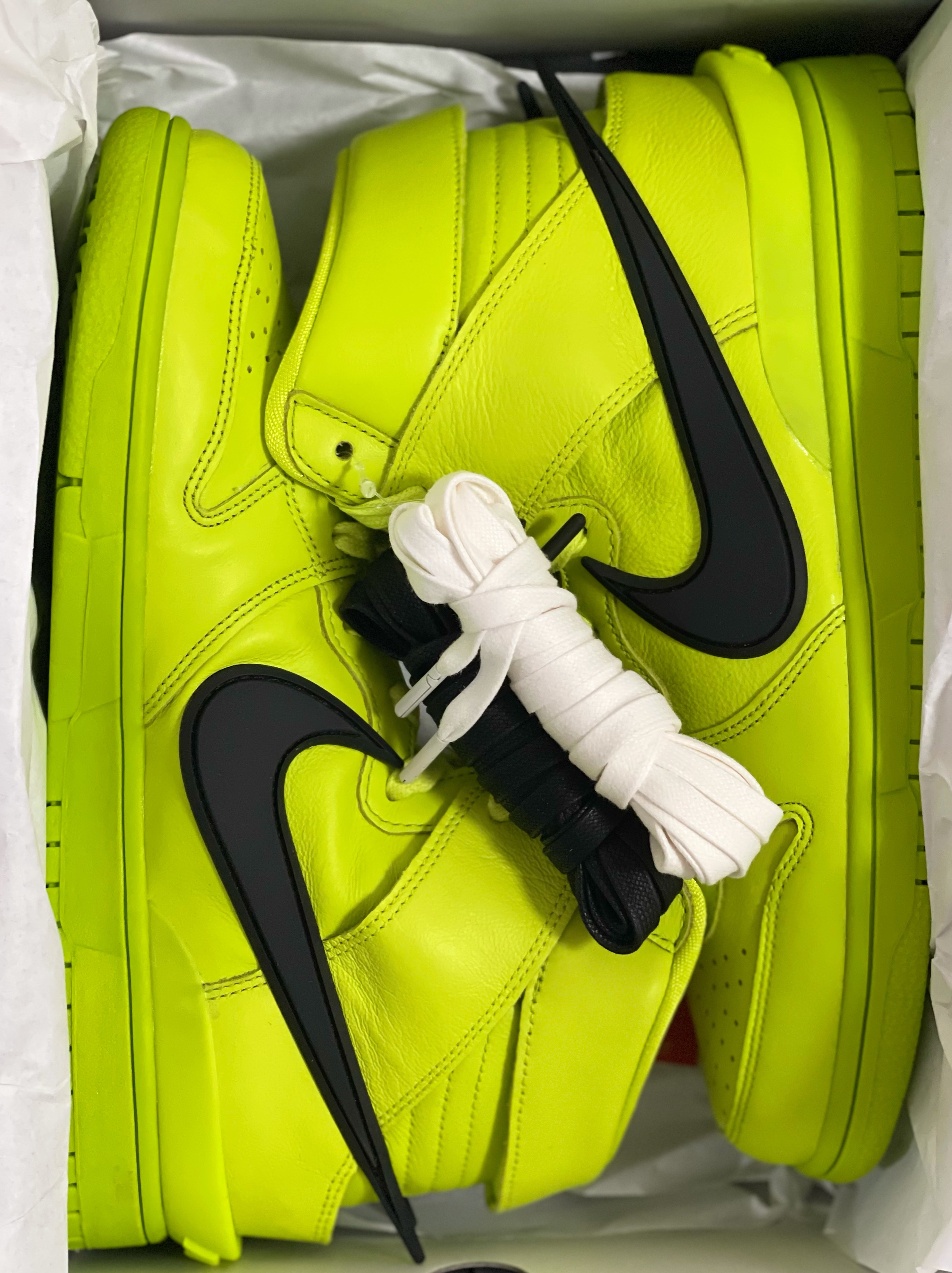 Nike x Ambush Dunk High Flash Lime 착용 스타일