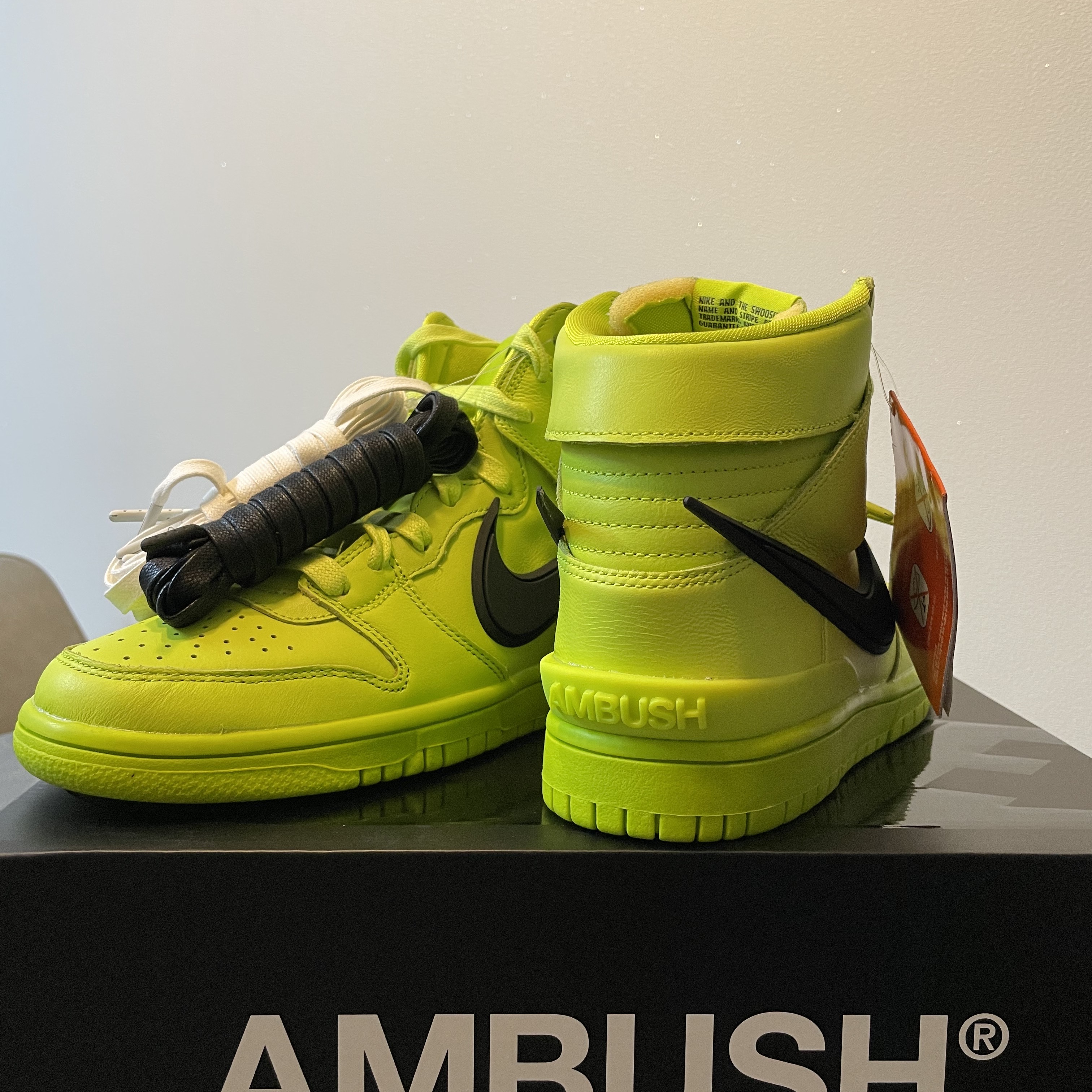 Nike x Ambush Dunk High Flash Lime 착용 스타일 - 2
