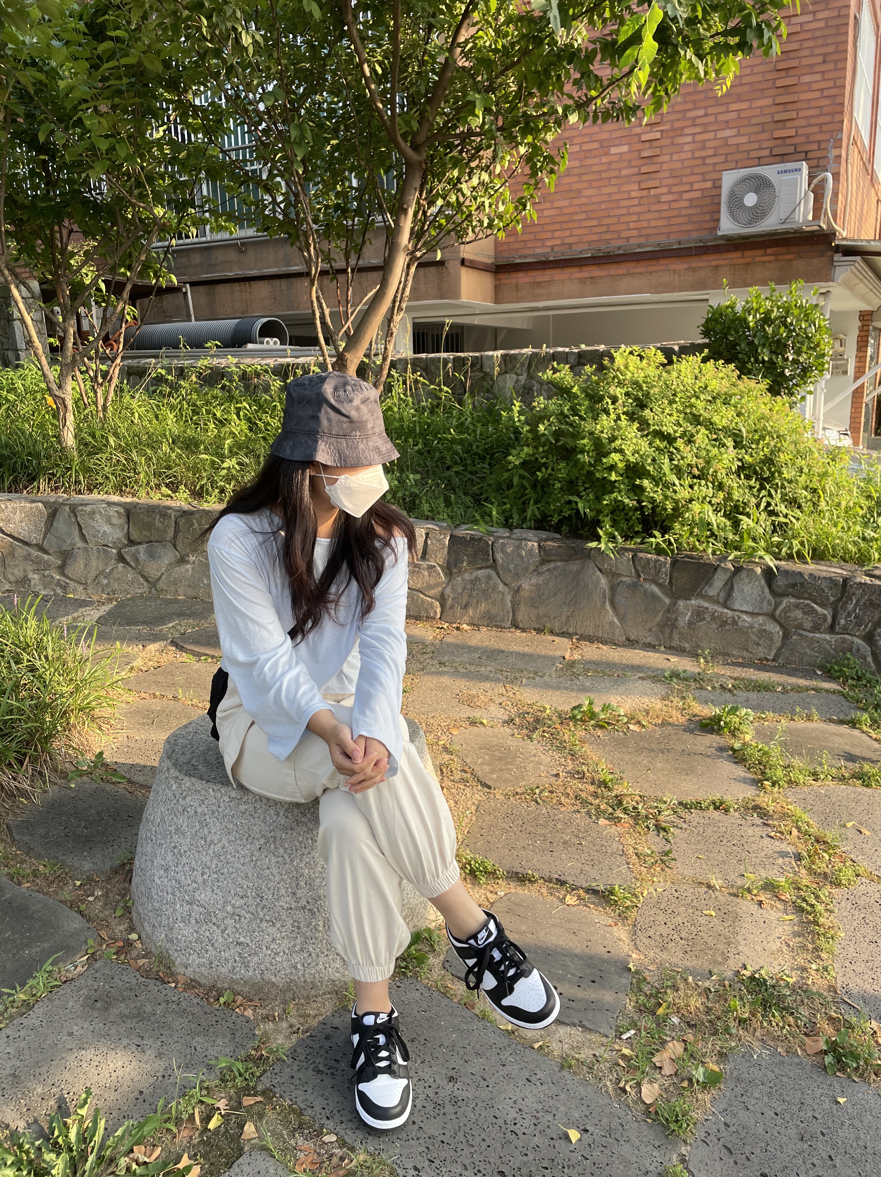 (GS) Nike Dunk Low Black, Nike NRG Bucket Hat Black 착용 스타일