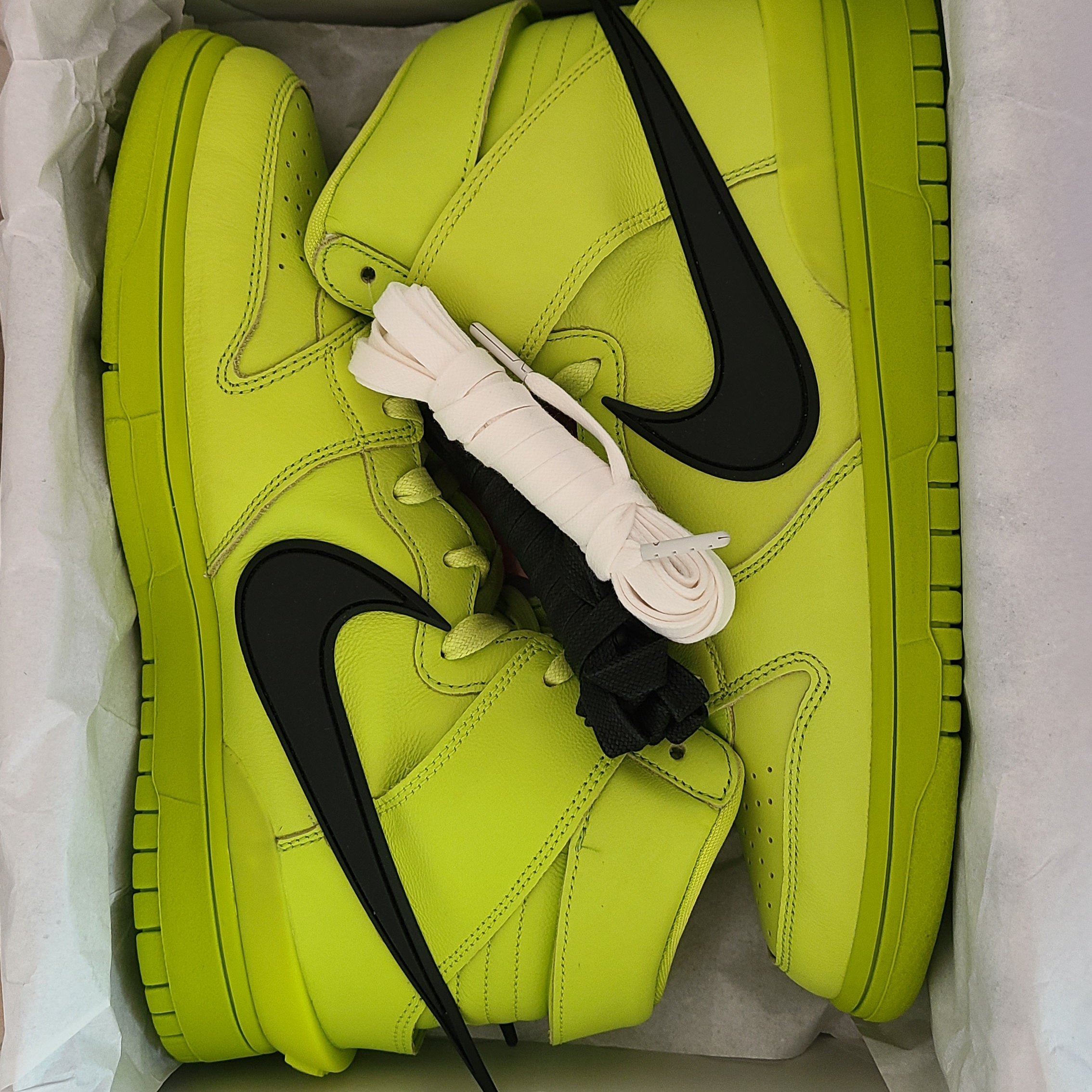 Nike x Ambush Dunk High Flash Lime 착용 스타일