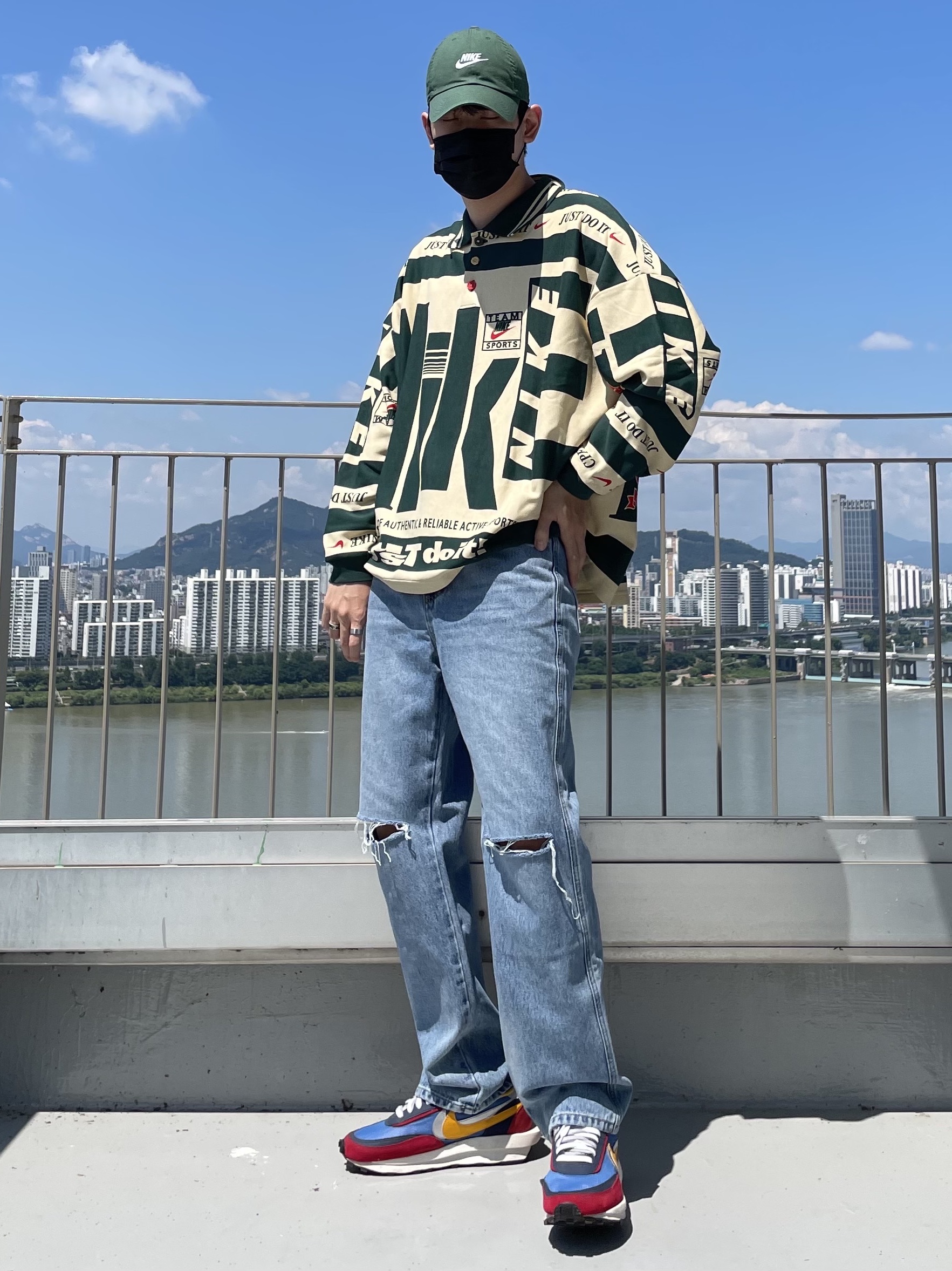 Nike x Sacai LDWaffle Blue Multi, Nike x Cactus Plant Flea Market Long Sleeve Polo Natural - US/EU 착용 스타일