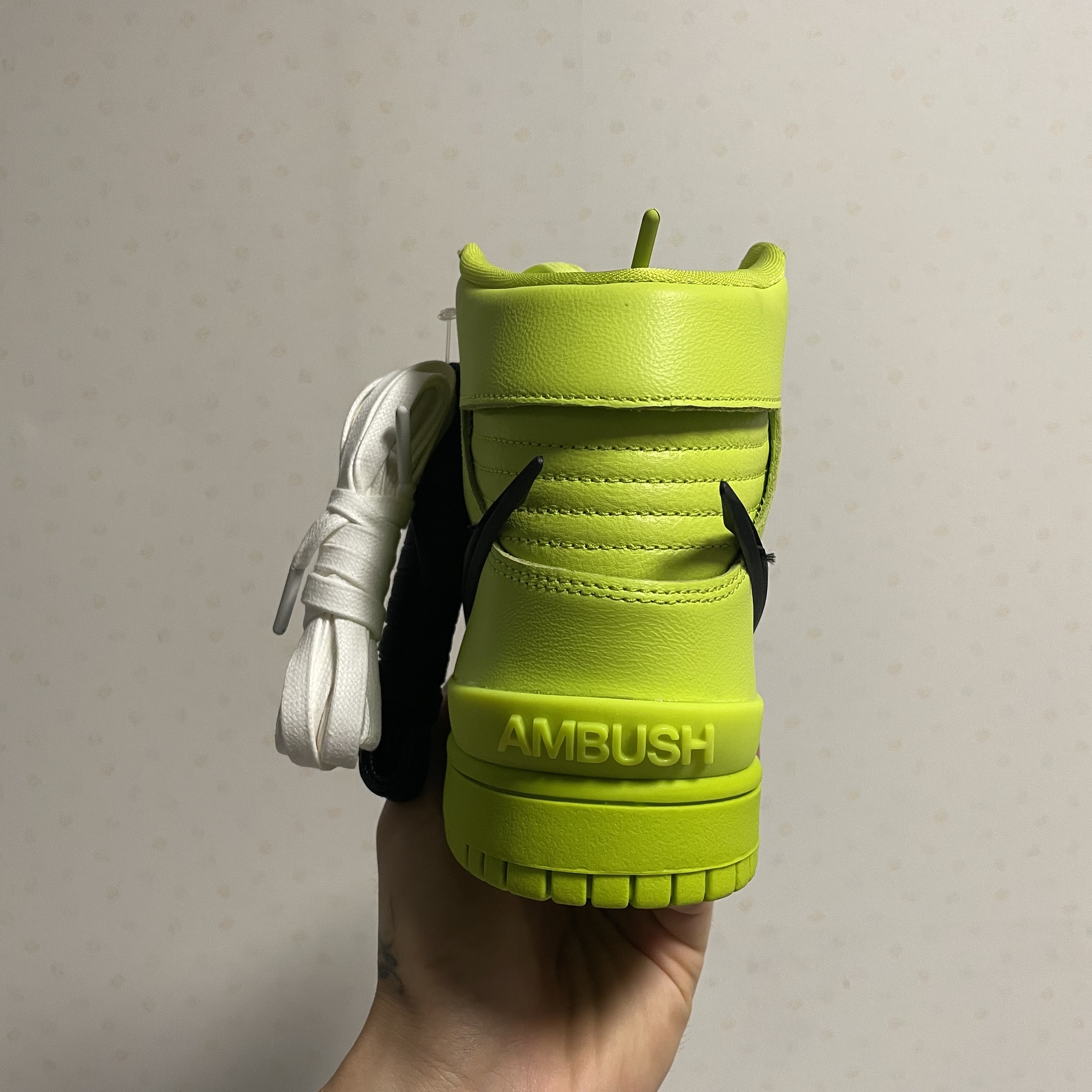 Nike x Ambush Dunk High Flash Lime 착용 스타일 - 2