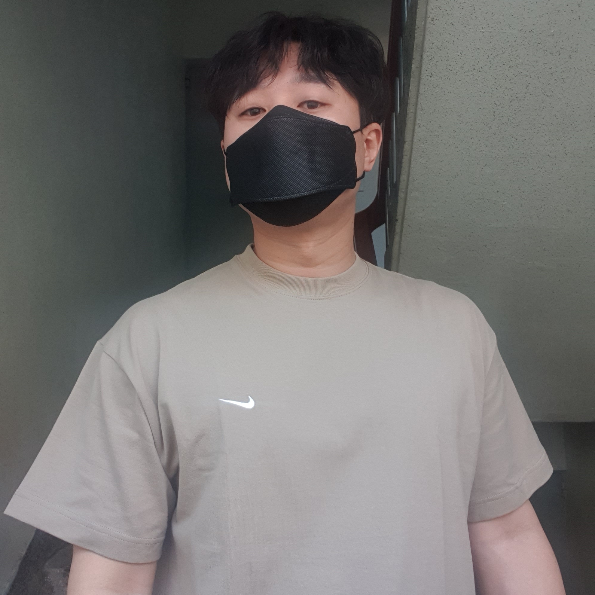 Nike NRG Solo Swoosh T-Shirt Khaki - Asia 착용 스타일