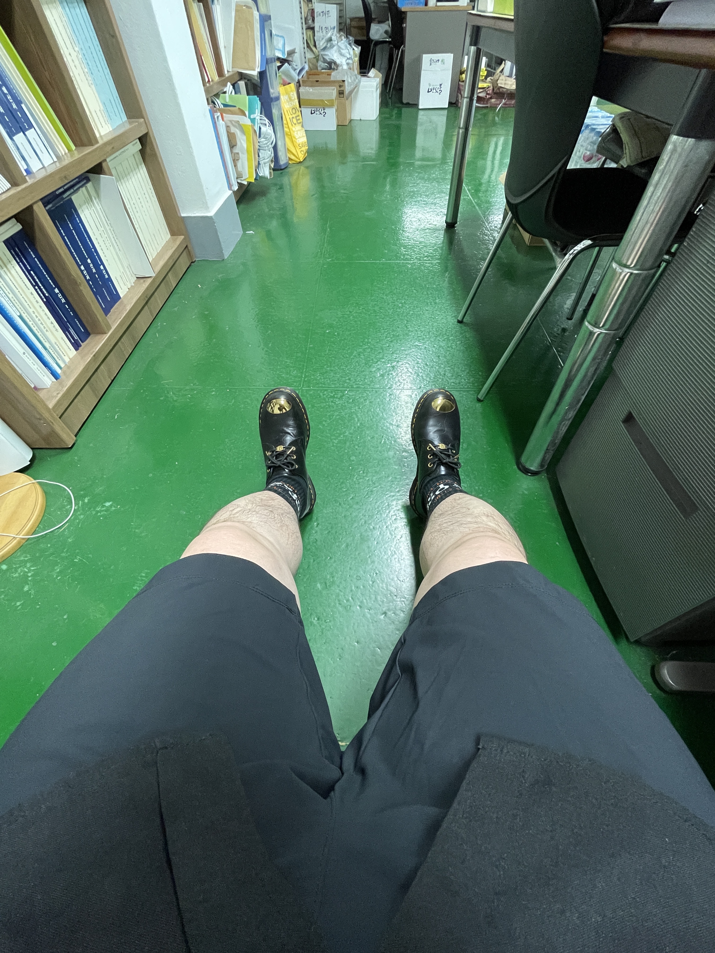 Dr. Martens x BAPE 1461 Smooth Emboss Black 착용 스타일