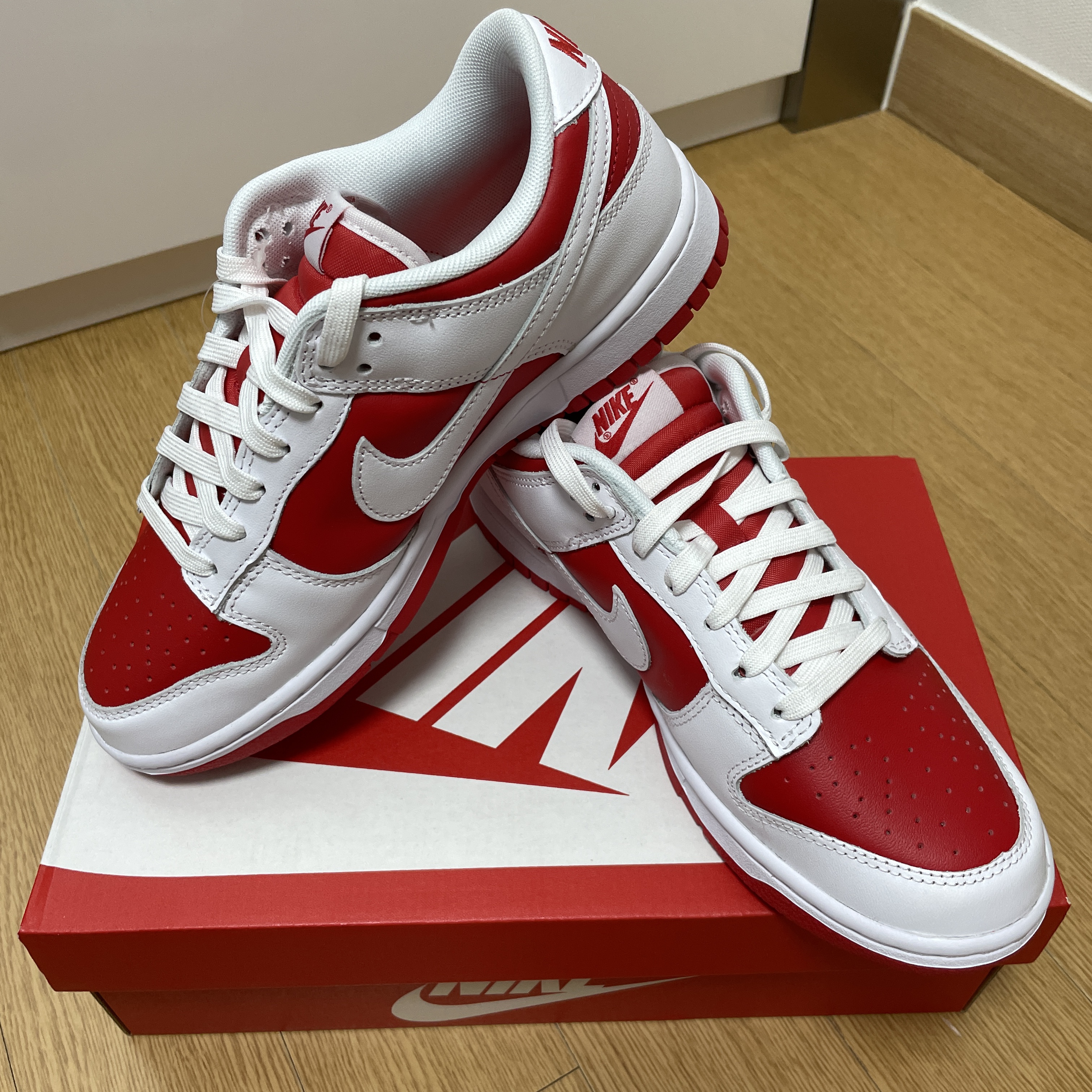 Nike Dunk Low Retro Championship Red 착용 스타일 - 1
