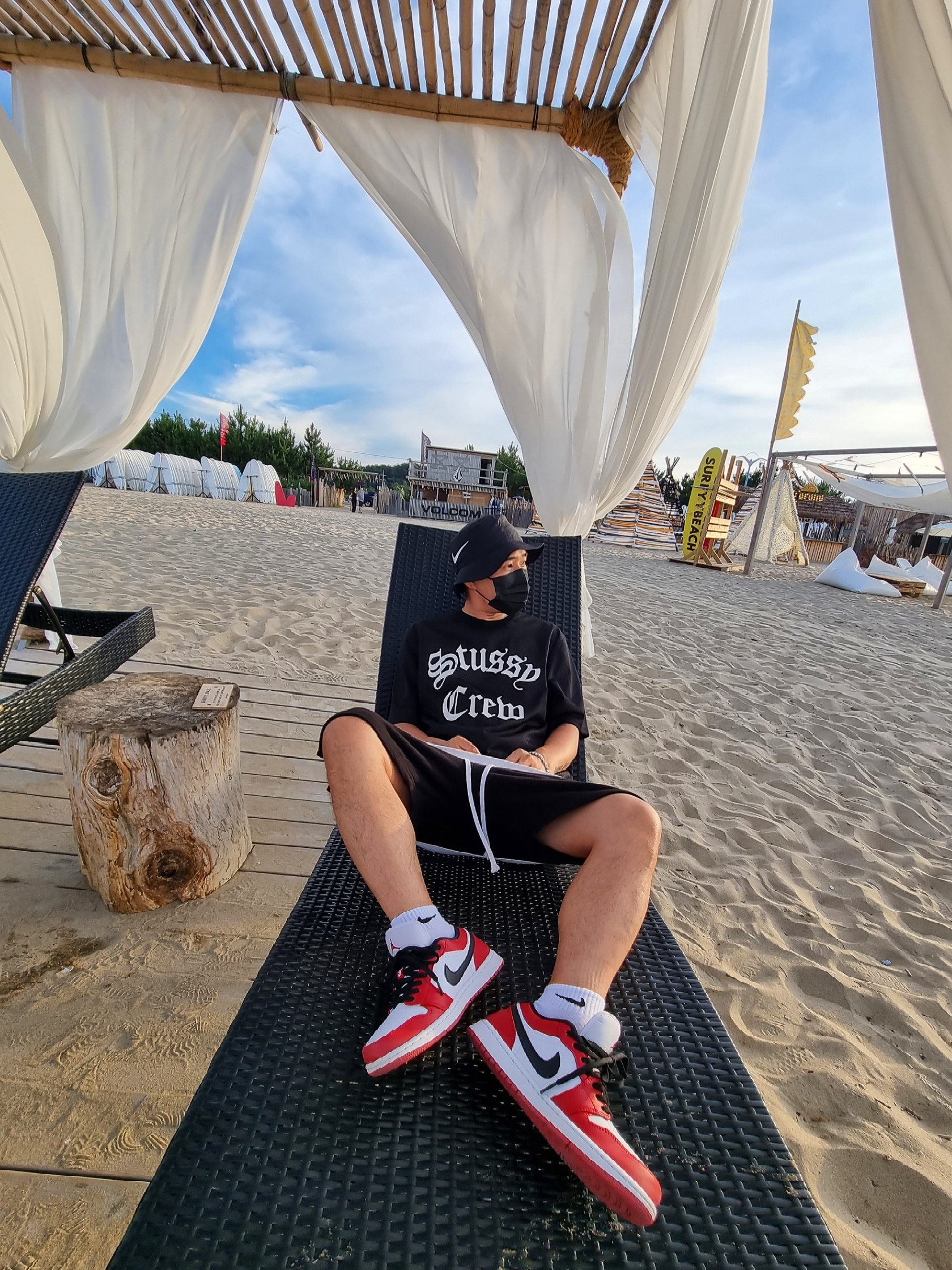 Nike x Stussy Bucket Hat Black, Jordan 1 Low Gym Red White 착용 스타일