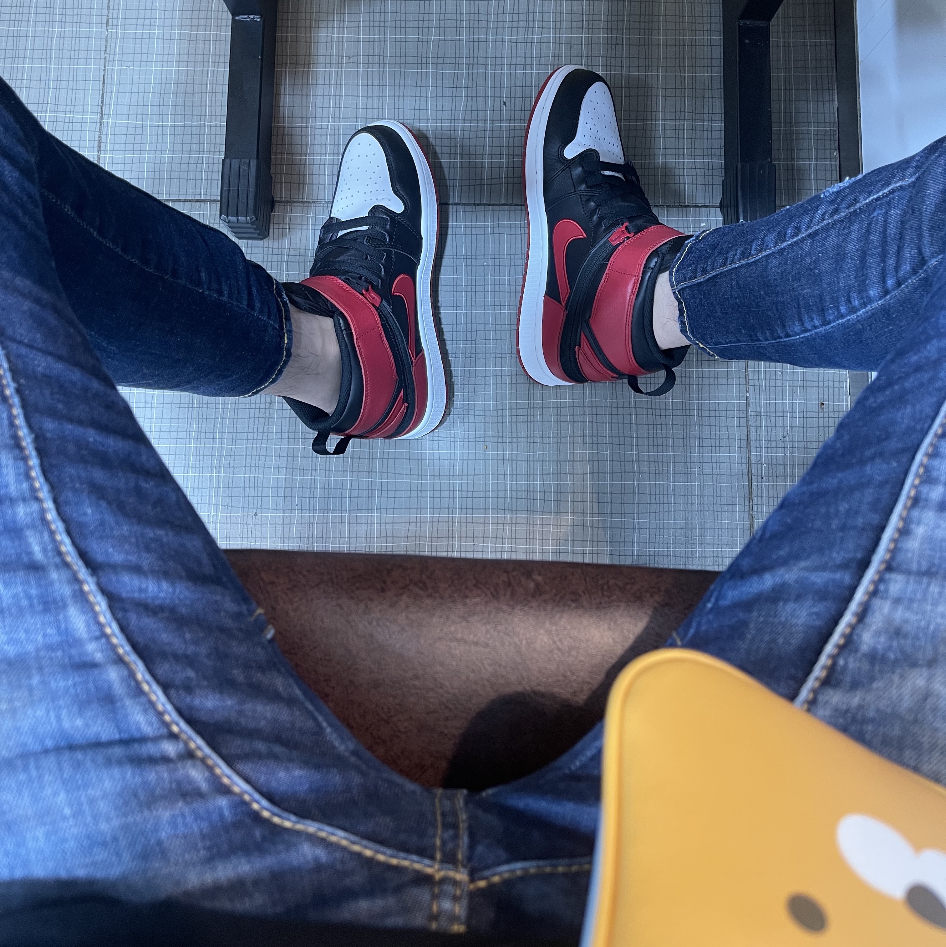 Jordan 1 High FlyEase Bred White Toe 착용 스타일