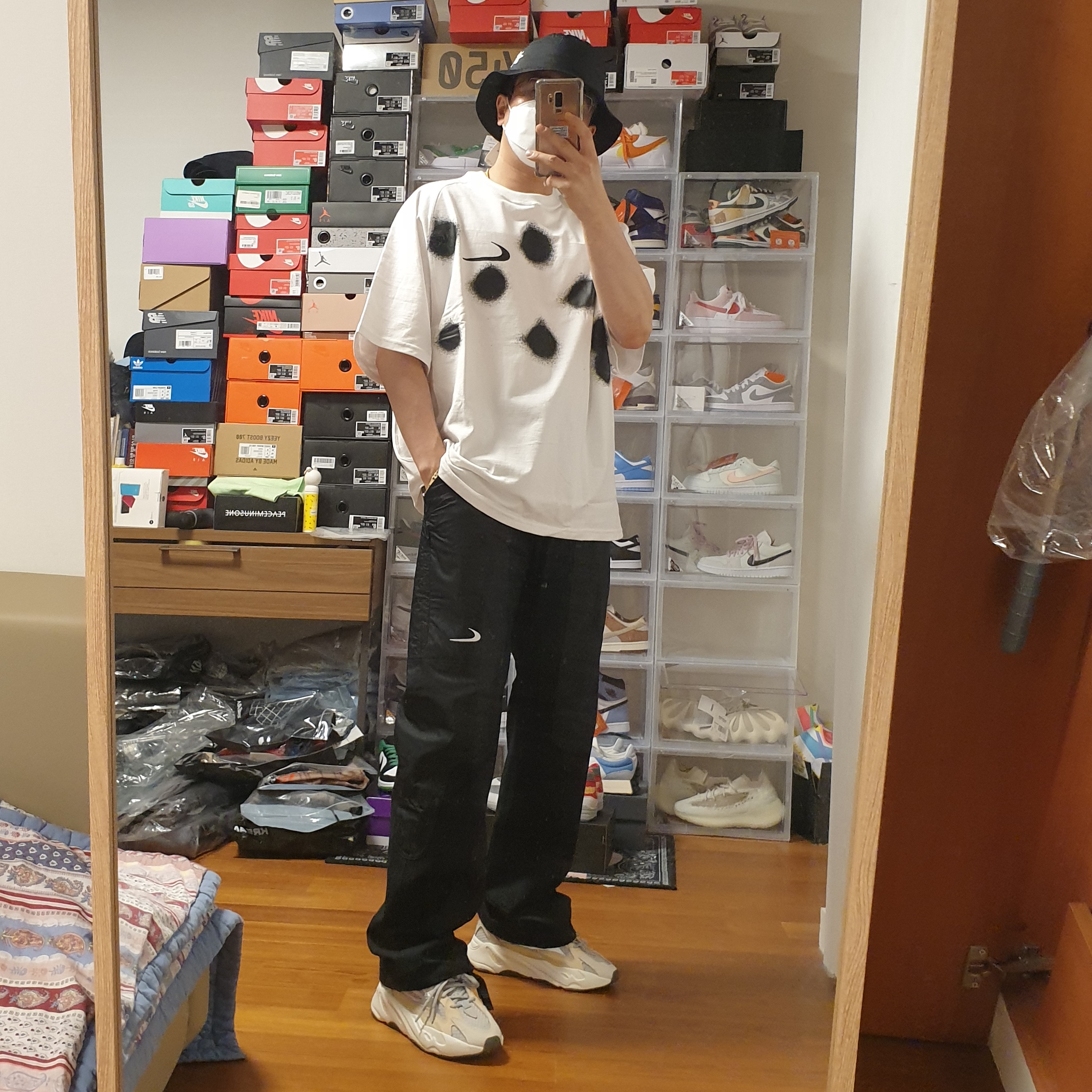 Nike x Off-White NRG Pants Black, Nike x Off-White NRG Short Sleeve T-Shirt White 착용 스타일 - 1