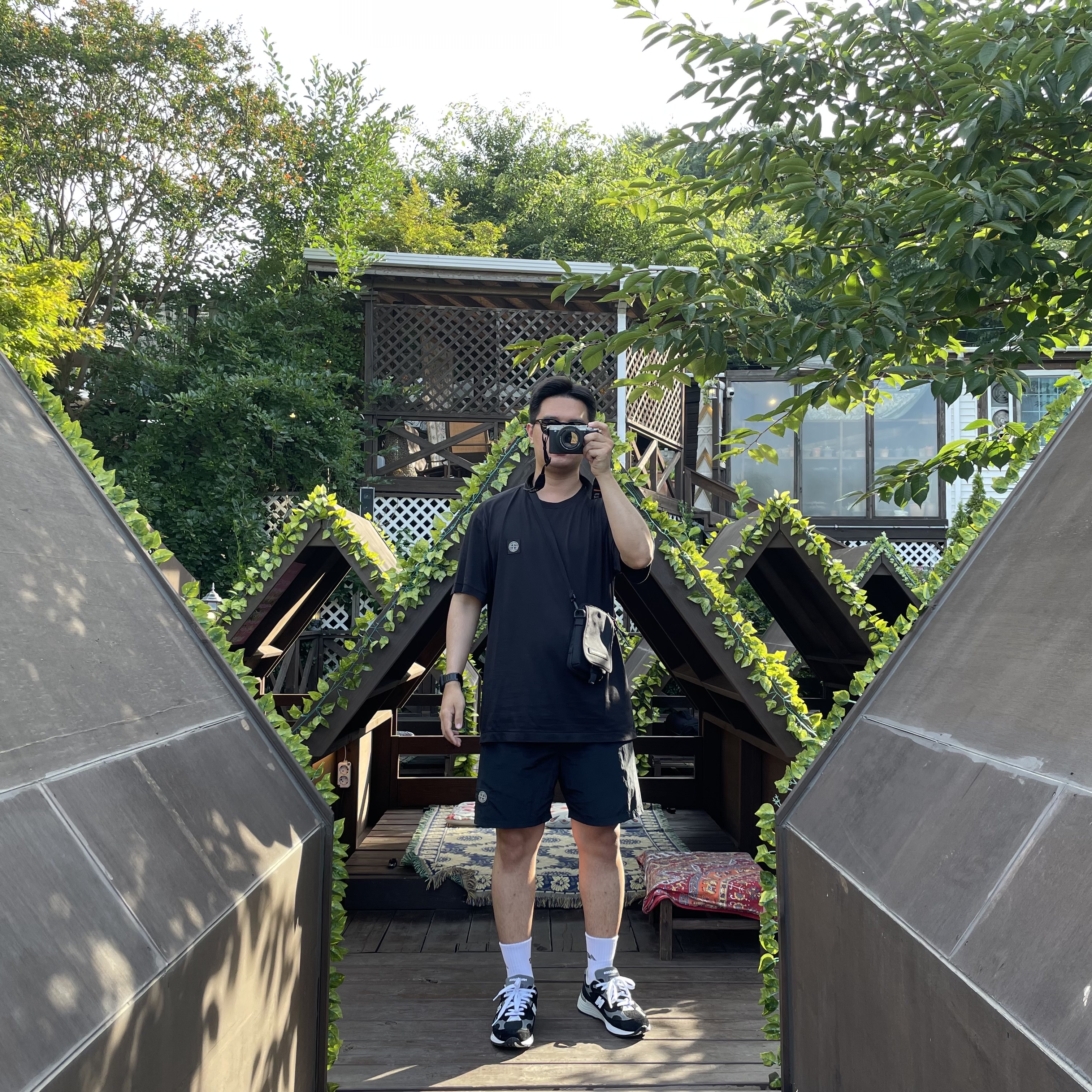 Stone Island B0943 Nylon Metal Swimming Trunk Black - 21SS, Stone Island 24113 T-Shirt Black - 21SS 착용 스타일