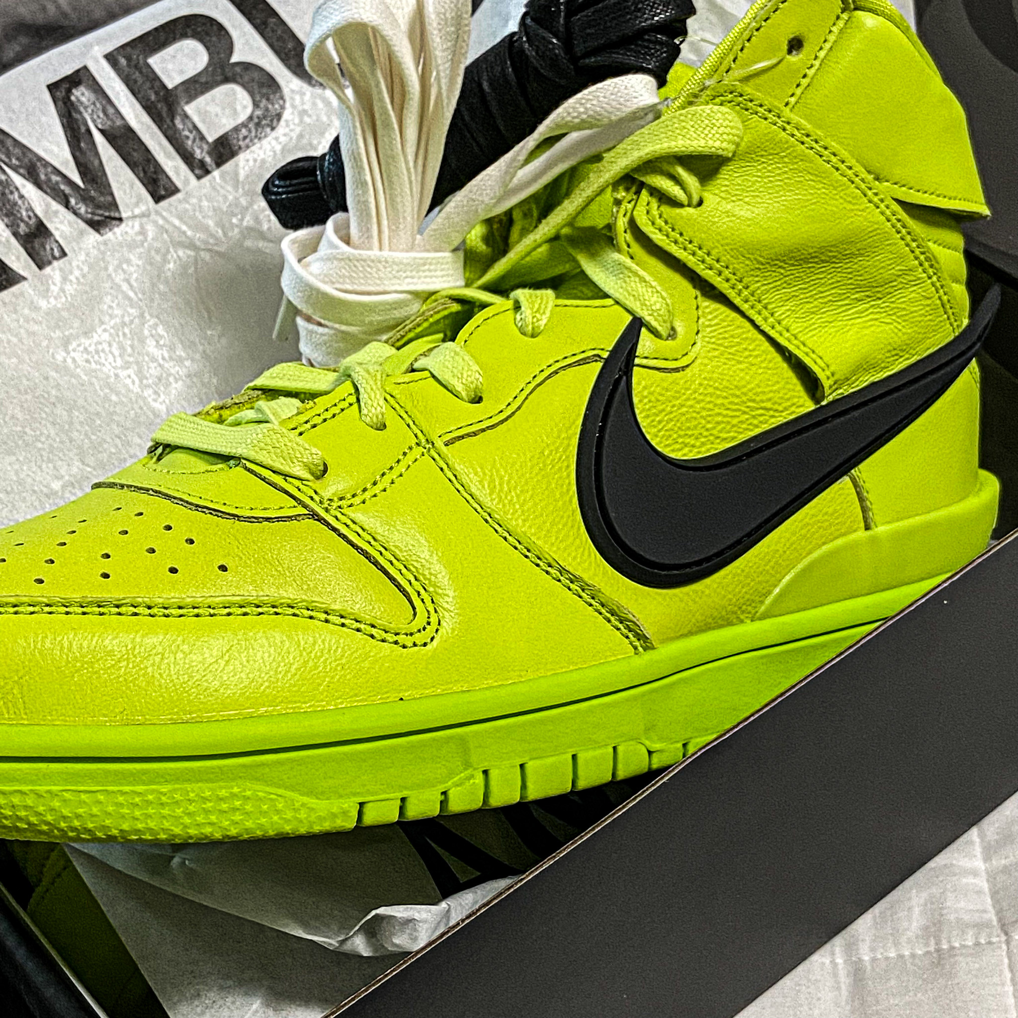 Nike x Ambush Dunk High Flash Lime 착용 스타일 - 1
