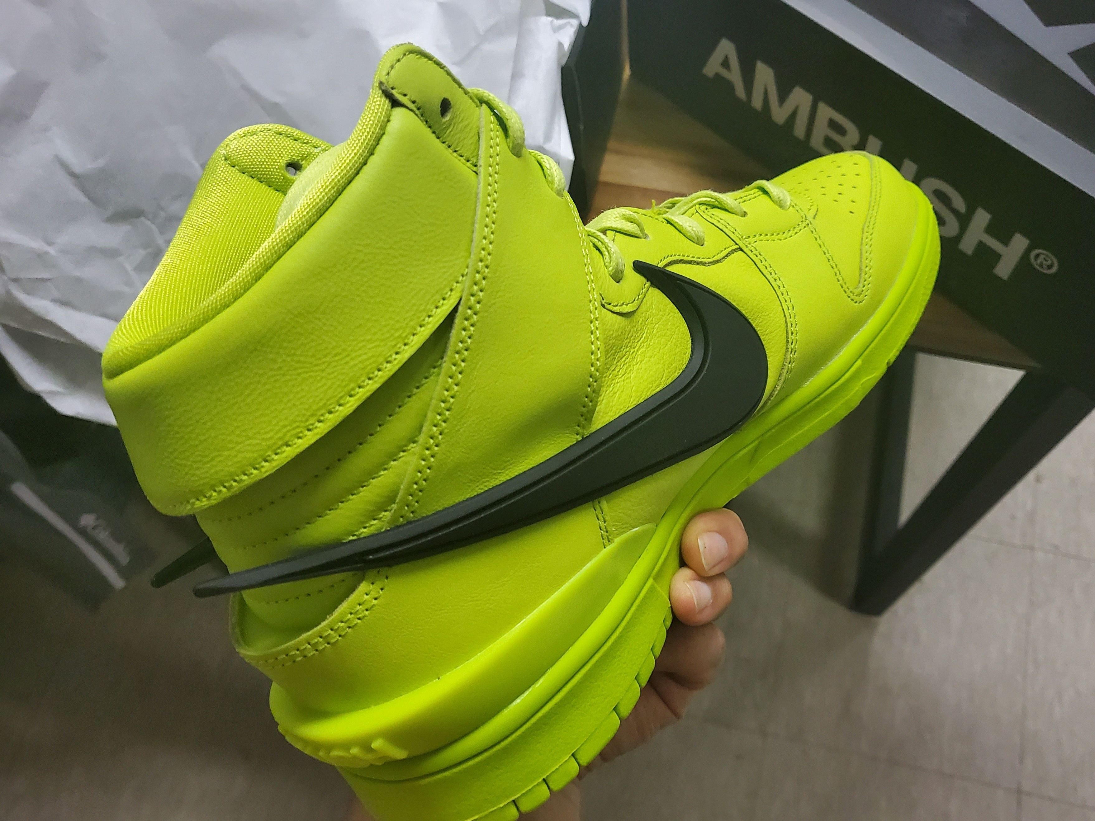 Nike x Ambush Dunk High Flash Lime 착용 스타일 - 3