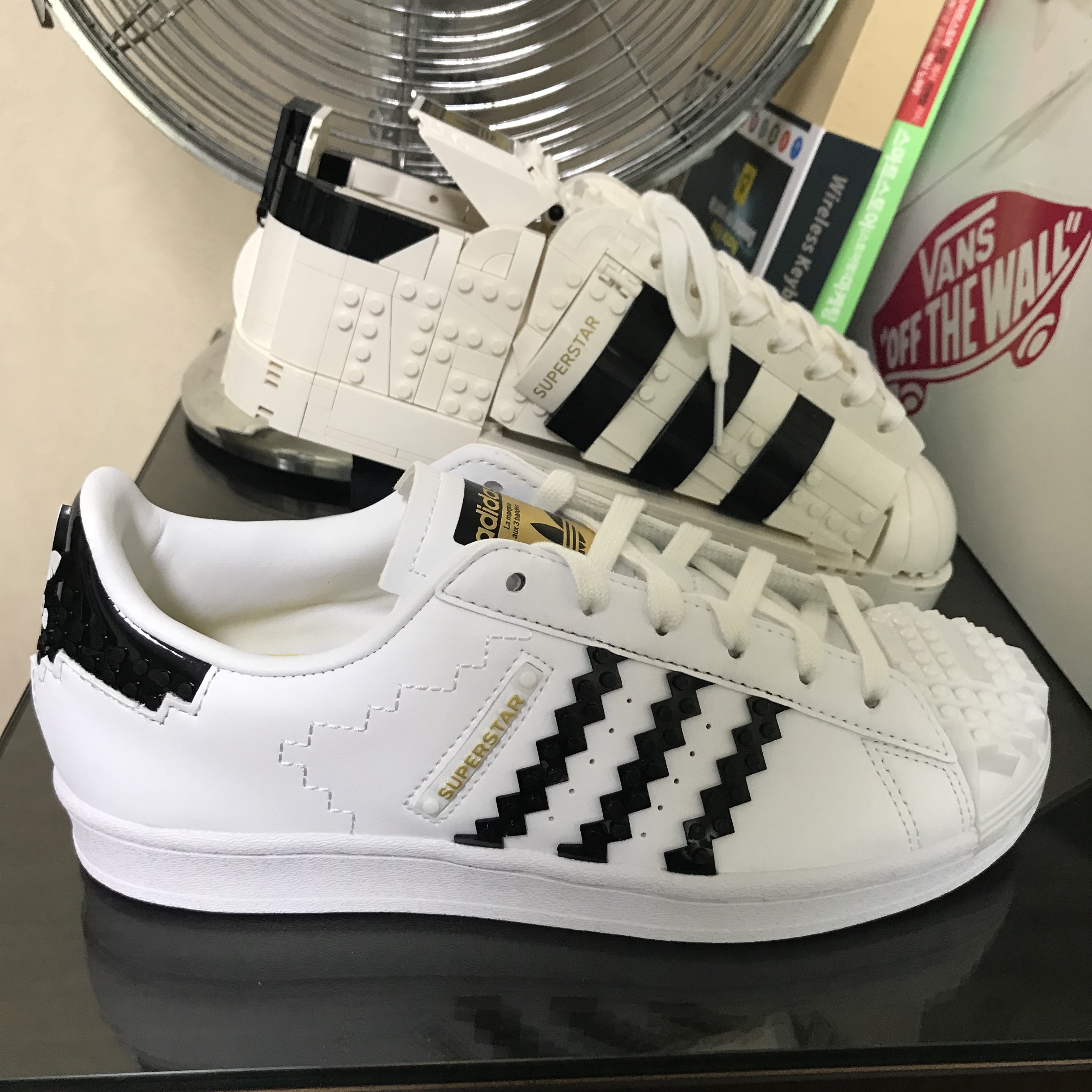 Adidas x Lego Superstar White Black 착용 스타일