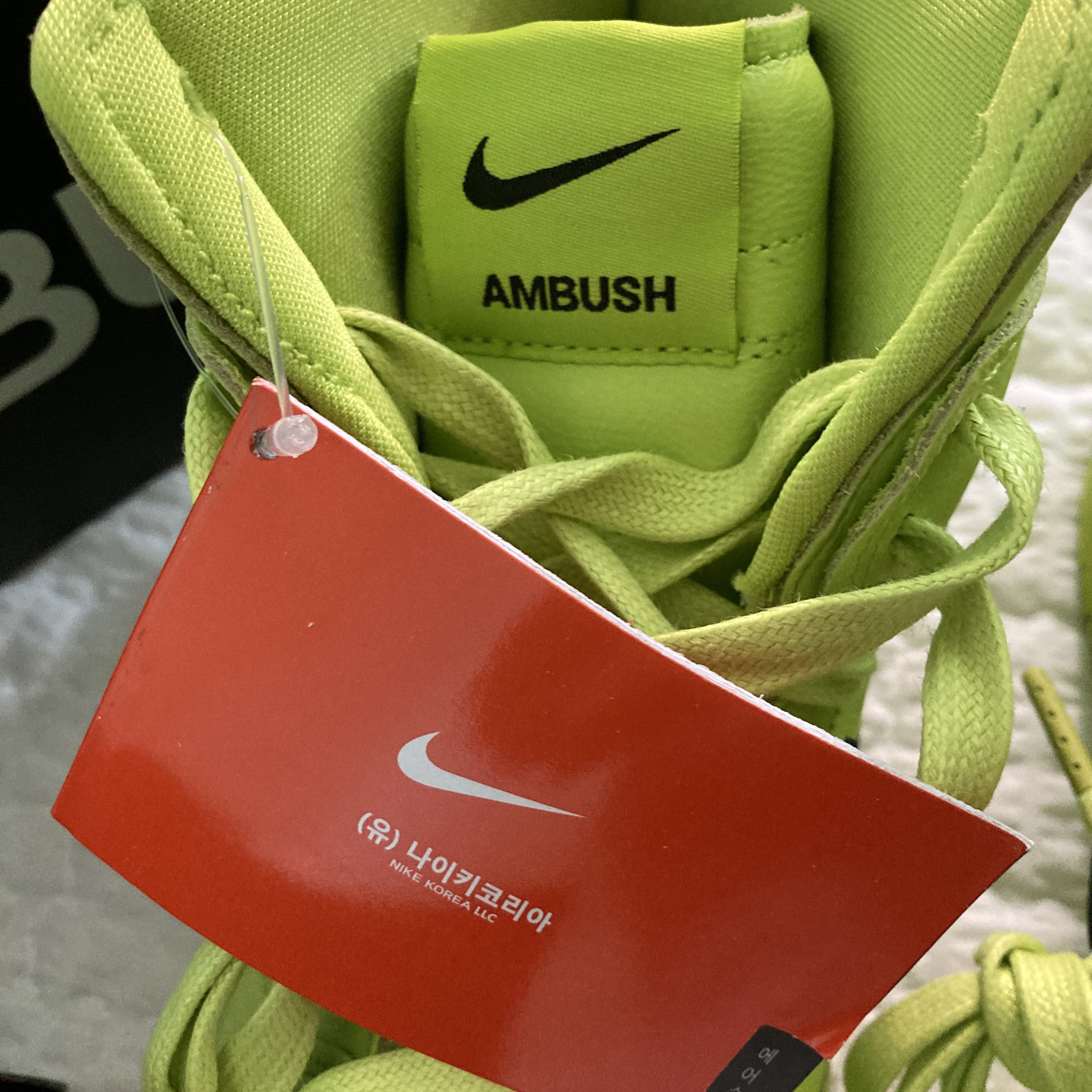 Nike x Ambush Dunk High Flash Lime 착용 스타일 - 3