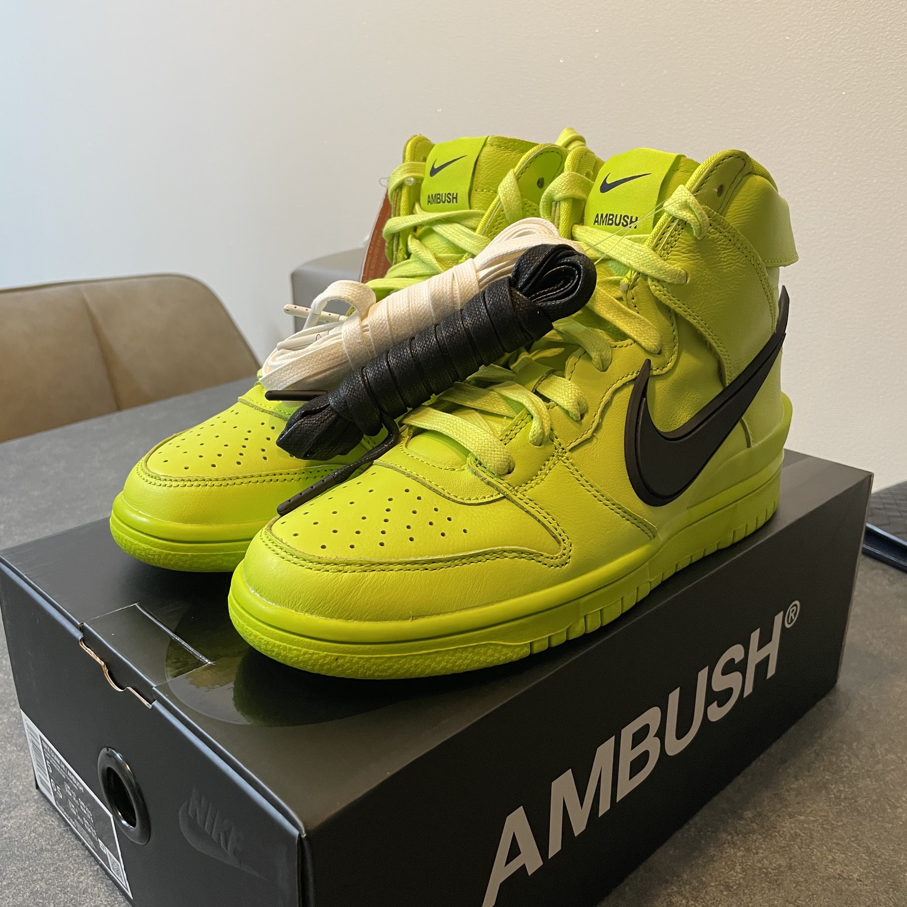 Nike x Ambush Dunk High Flash Lime 착용 스타일 - 3