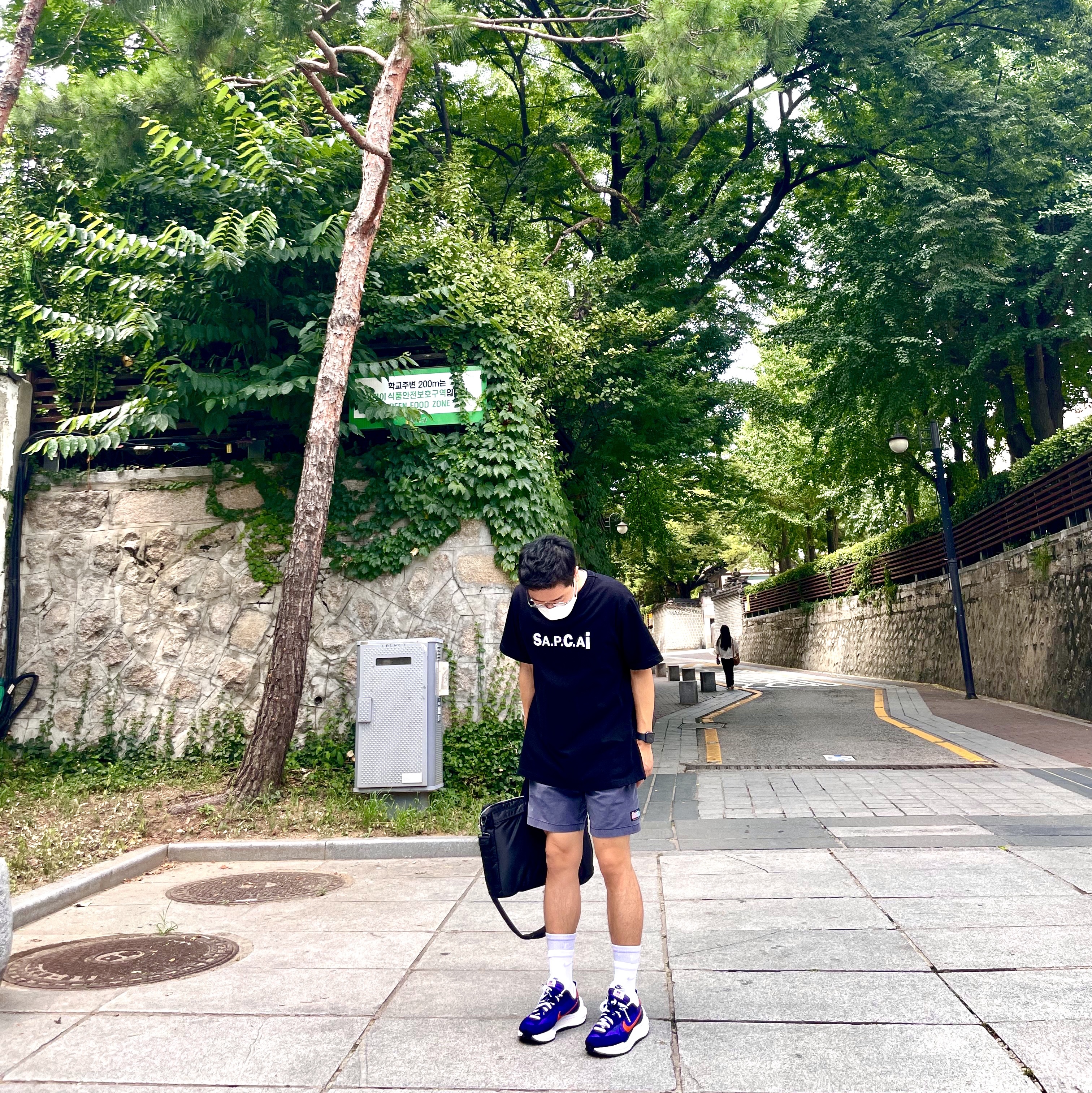 Nike x Sacai VaporWaffle Dark Iris 착용 스타일