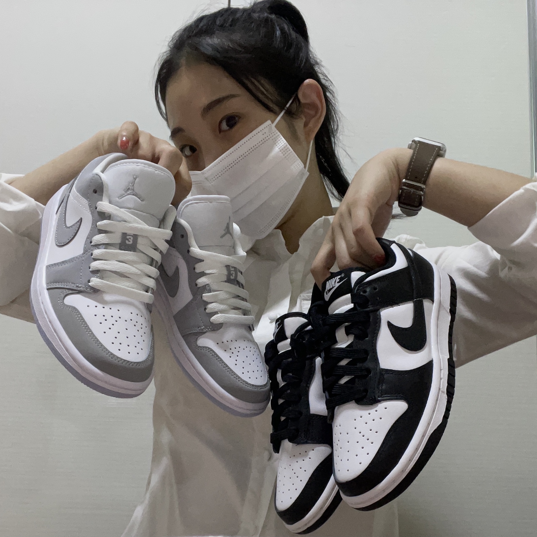 (W) Jordan 1 Low White Wolf Grey, (W) Nike Dunk Low Black 착용 스타일 - 3