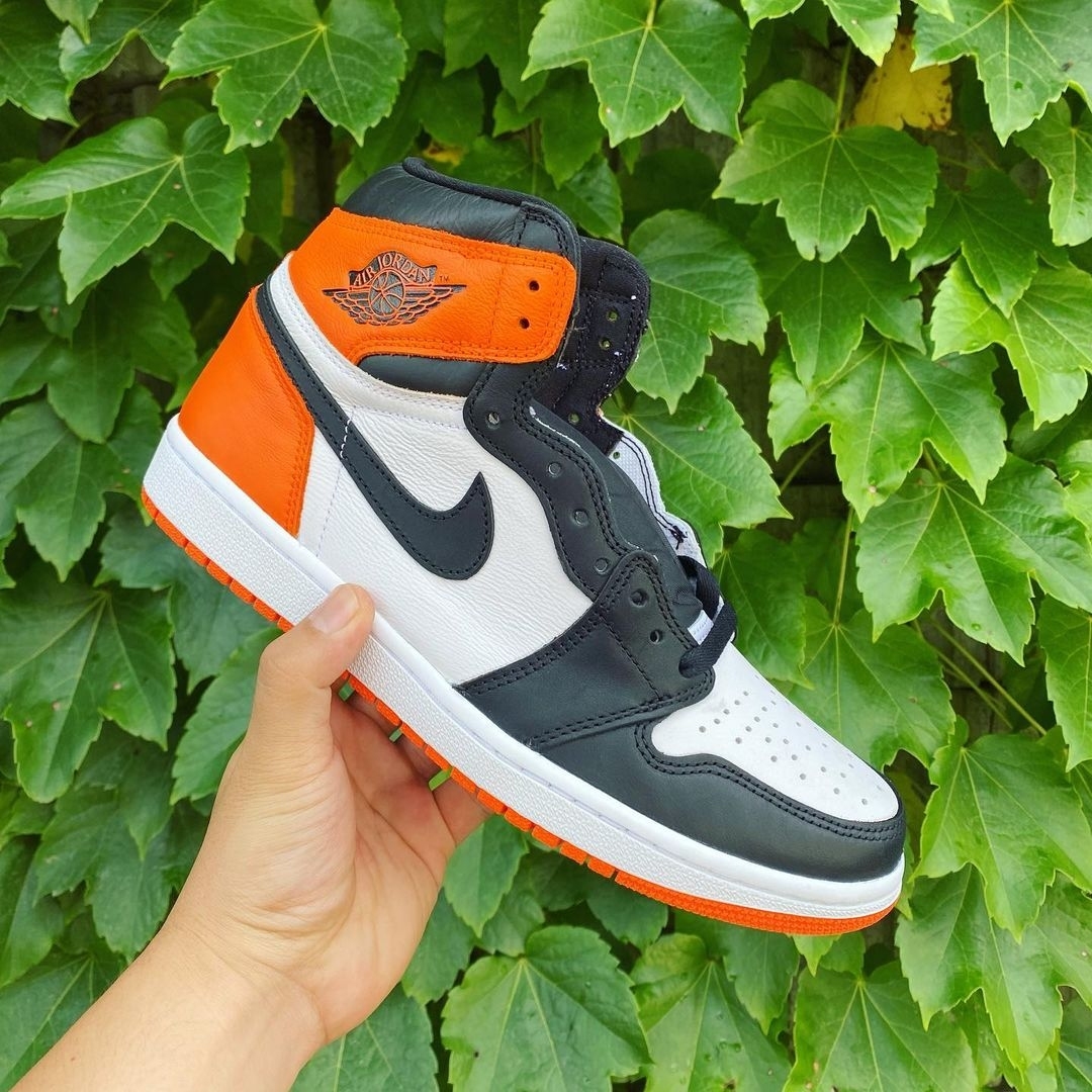 Jordan 1 Retro High OG Electro Orange 착용 스타일 - 1