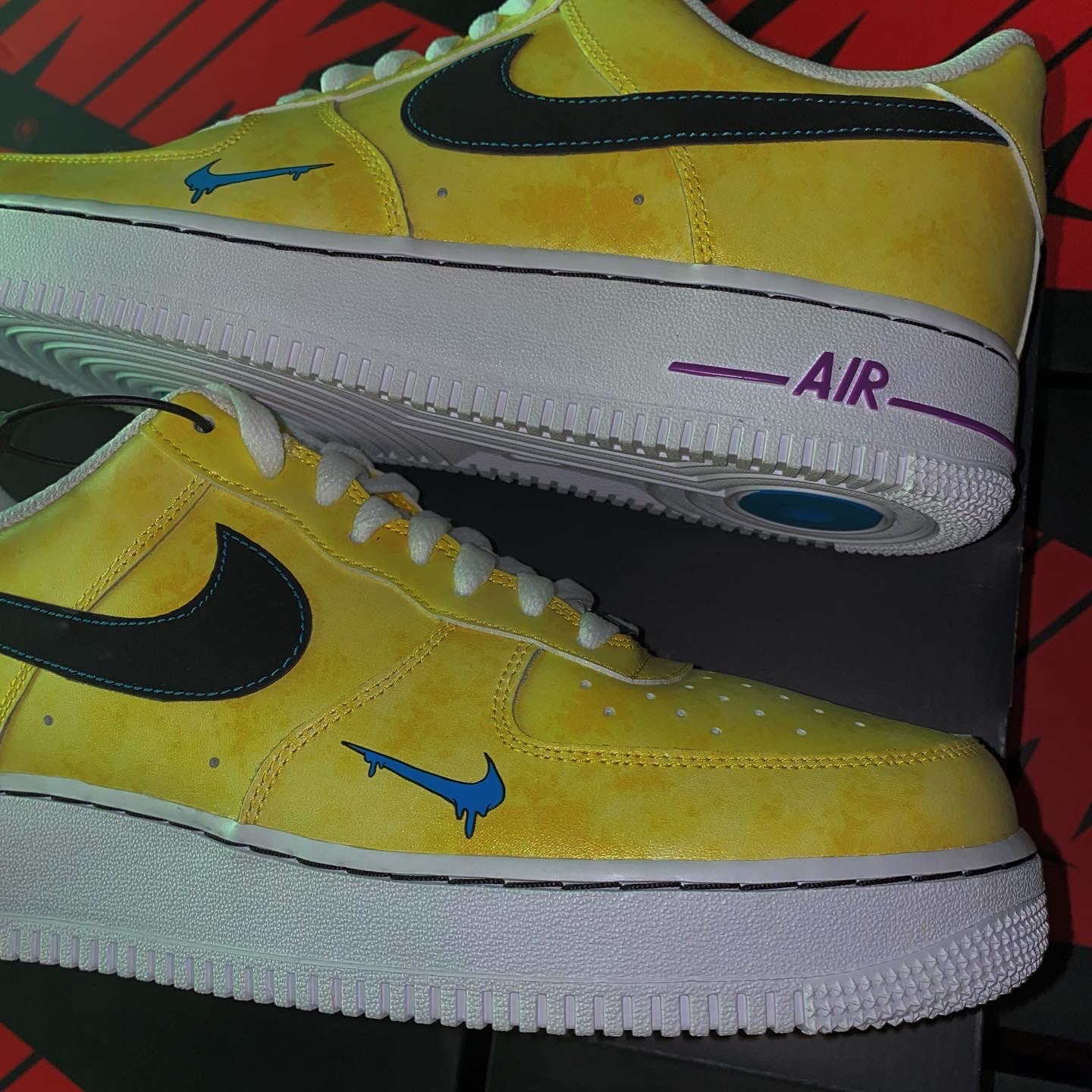 Nike Air Force 1 '07 LV8 Peace, Love & Basketball 착용 스타일